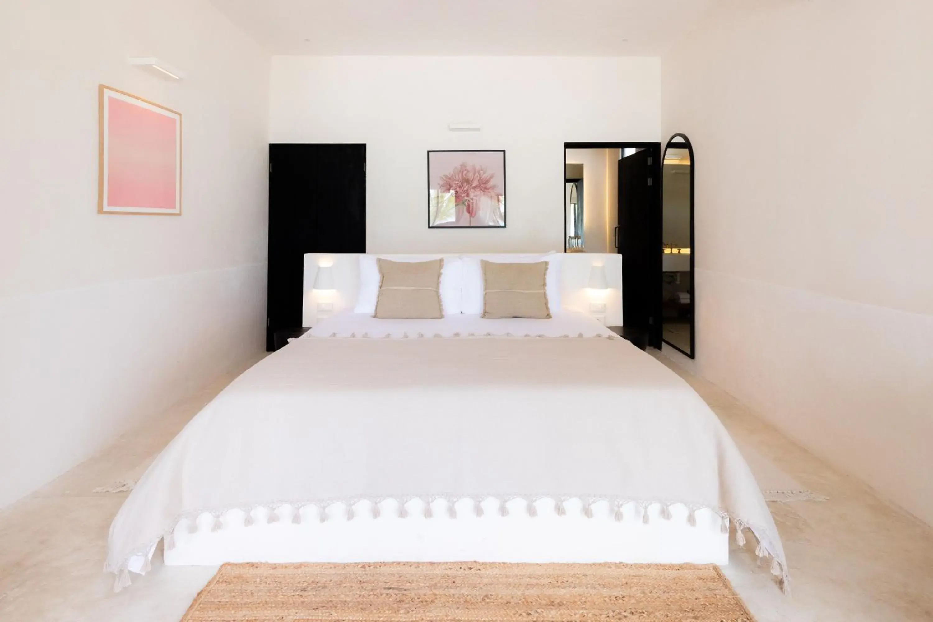 Standard Queen Room in Casa Gitano Standard Queen Room in Casa Gitano