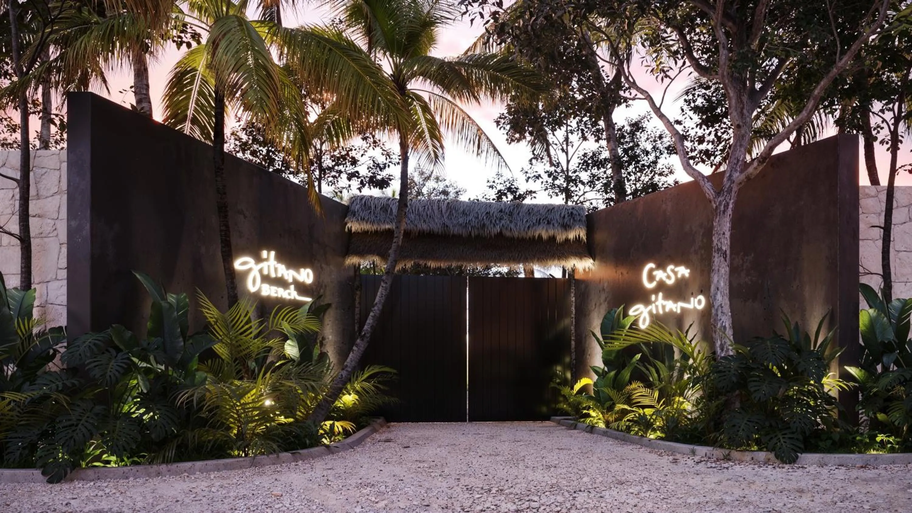 Facade/entrance in Casa Gitano