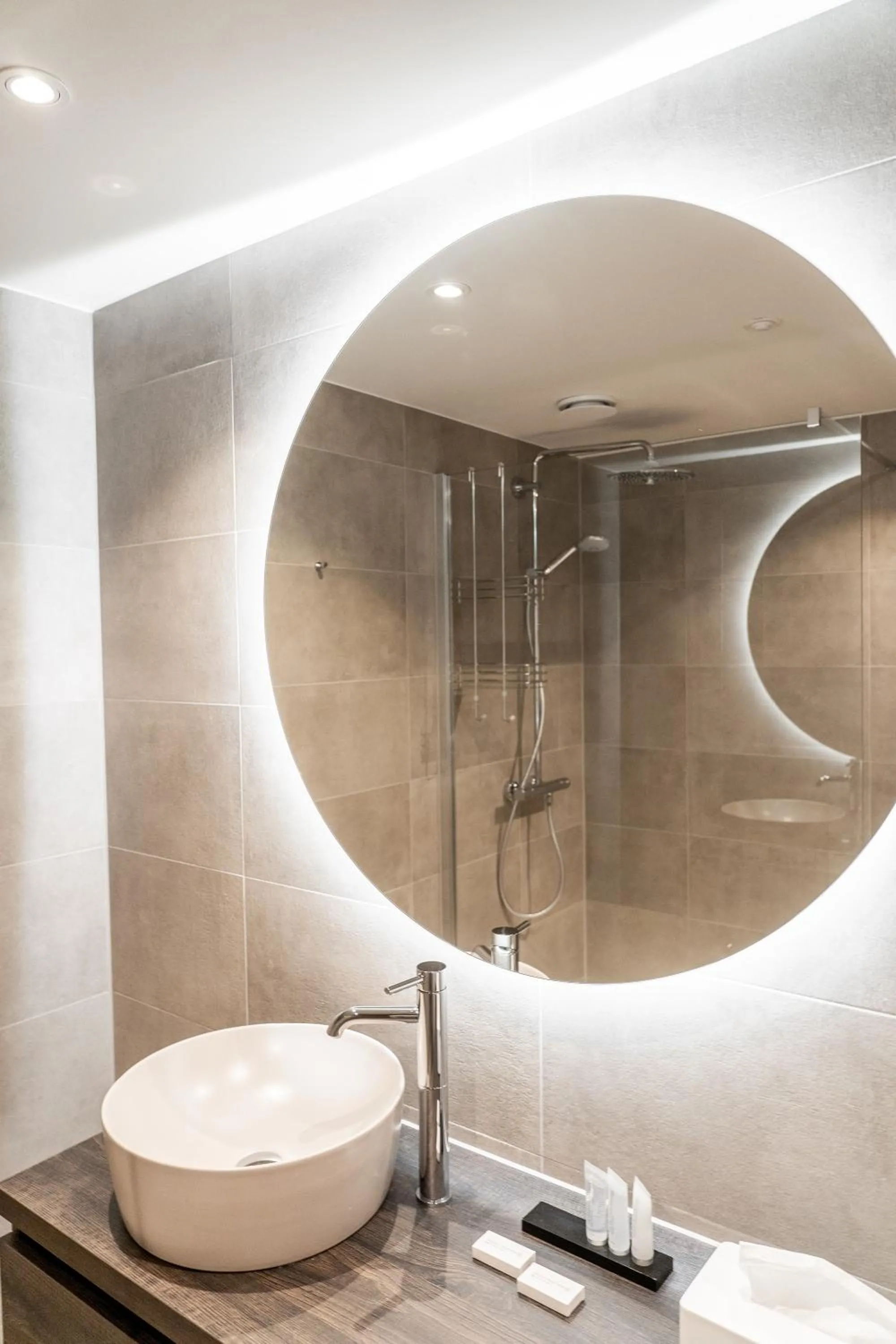 Shower in Hotel Veere