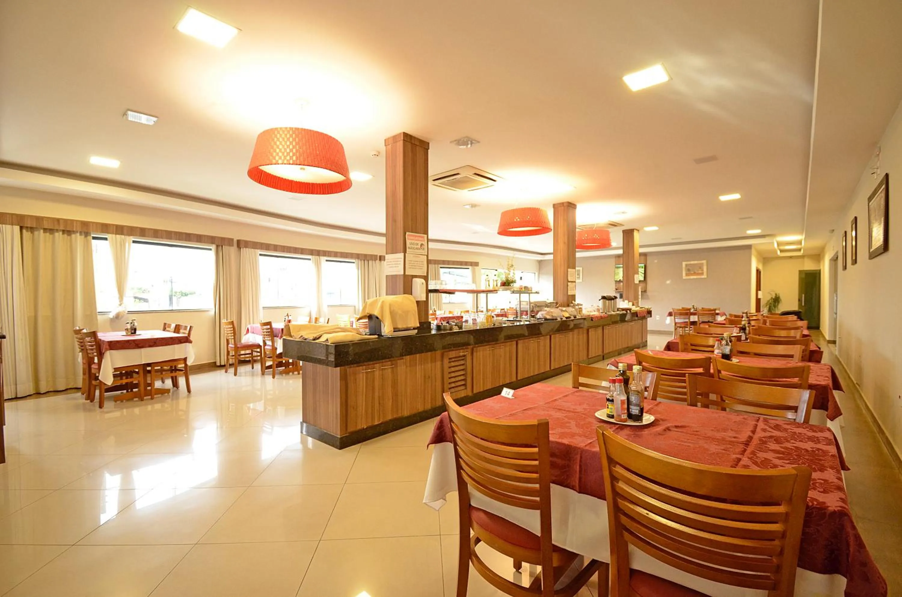 Restaurant/places to eat in Business Park Hotel