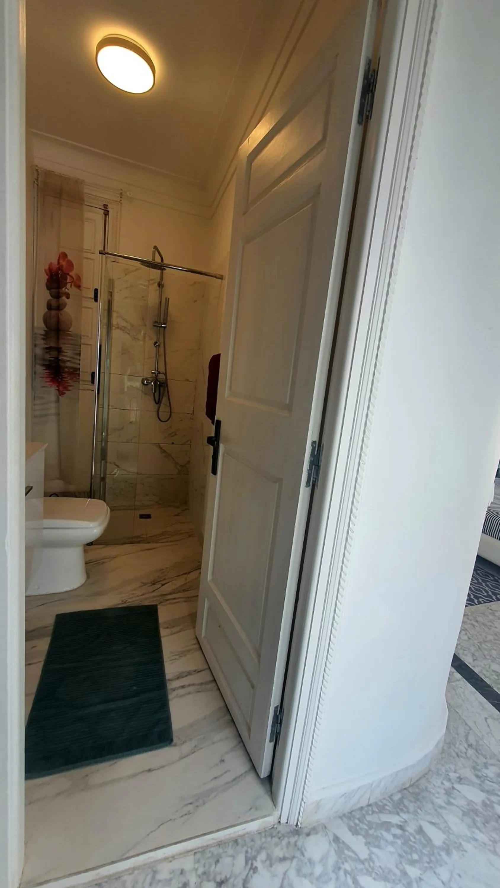 Shower in Riad VIP Bed & Breakfast