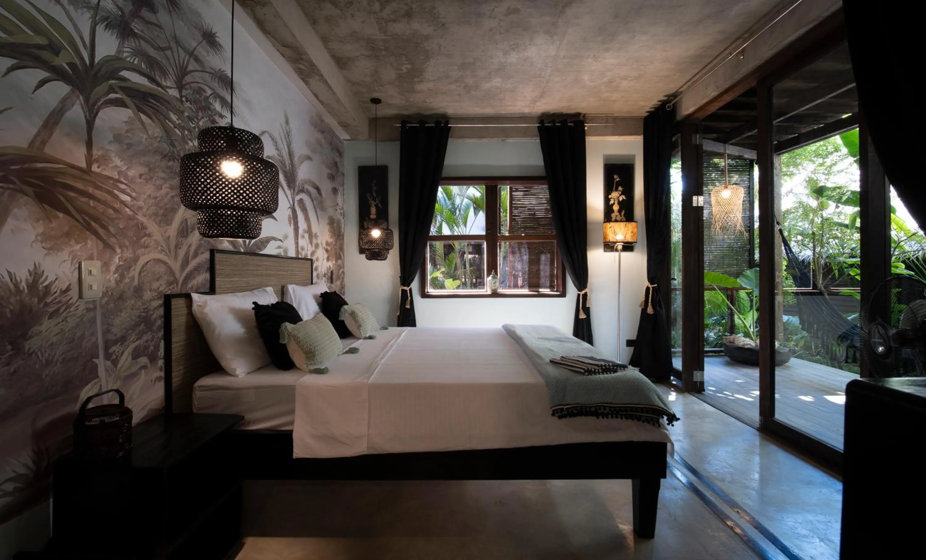 Bedroom, Bed in La Plage Hotel