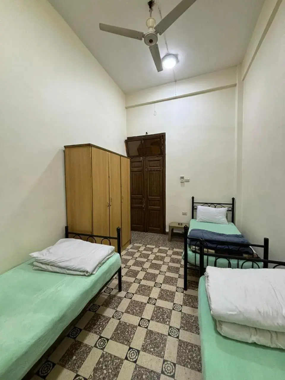 Basic Triple Room with Shared Bathroom in Roman Theater Hotel Basic Triple Room with Shared Bathroom in Roman Theater Hotel