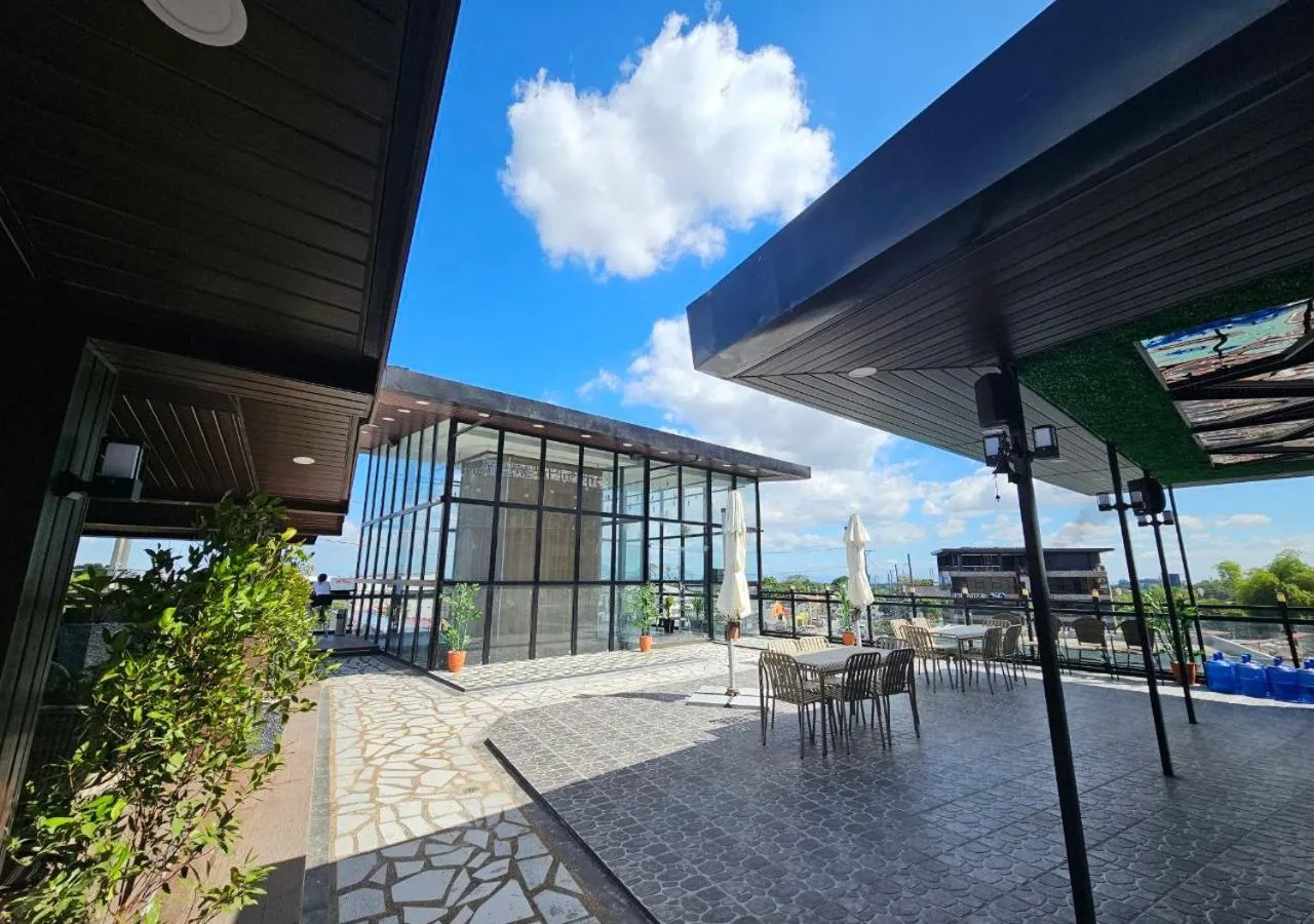 Lounge or bar in THE TIMES HOTEL