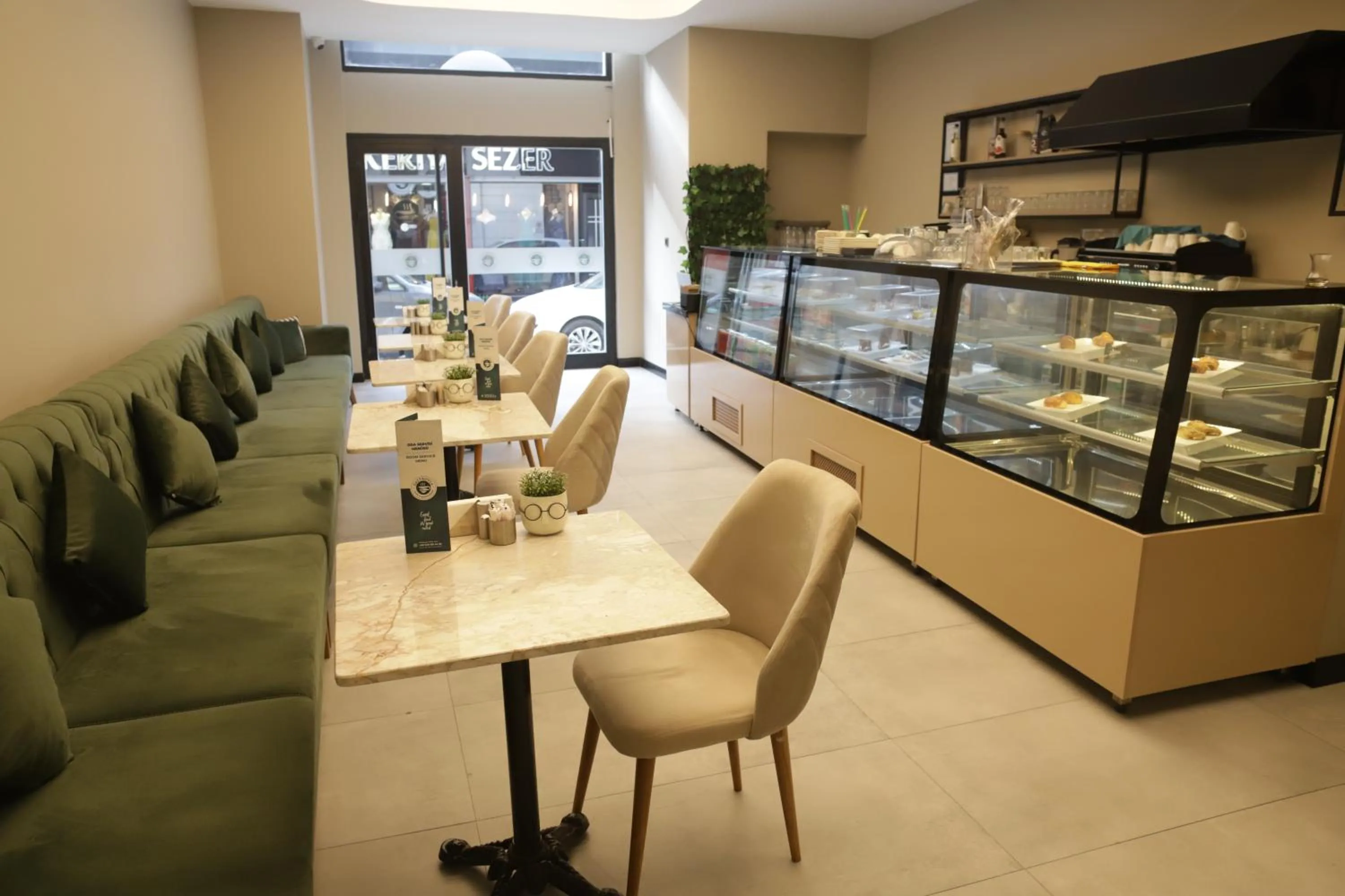 Restaurant/places to eat in MYWAY DELUXE Alsancak