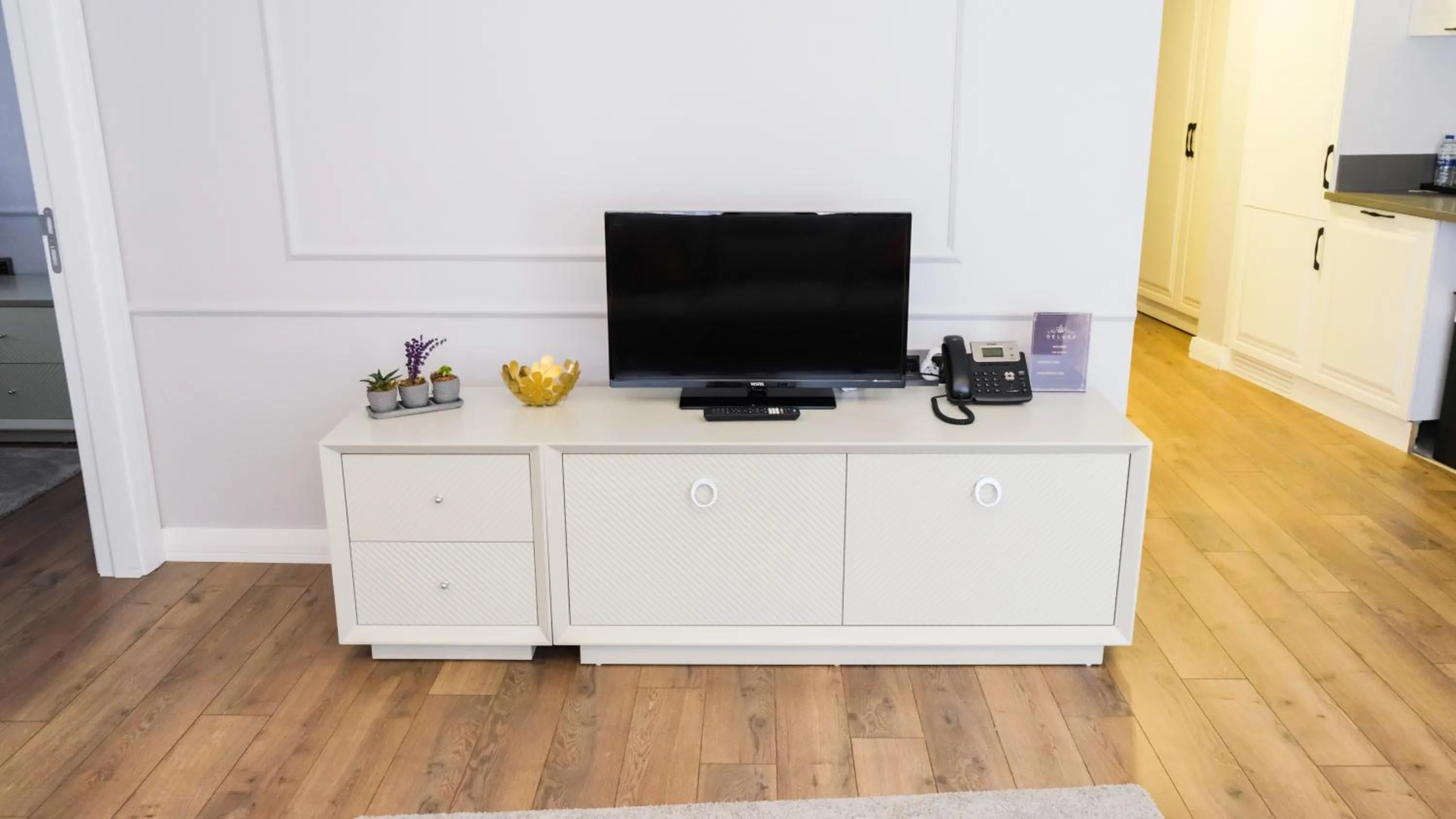 Communal lounge/ TV room in MYWAY DELUXE Alsancak