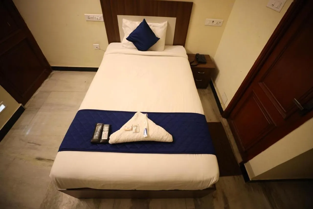 Photo of the whole room, Bed in AR Residency T-Nagar