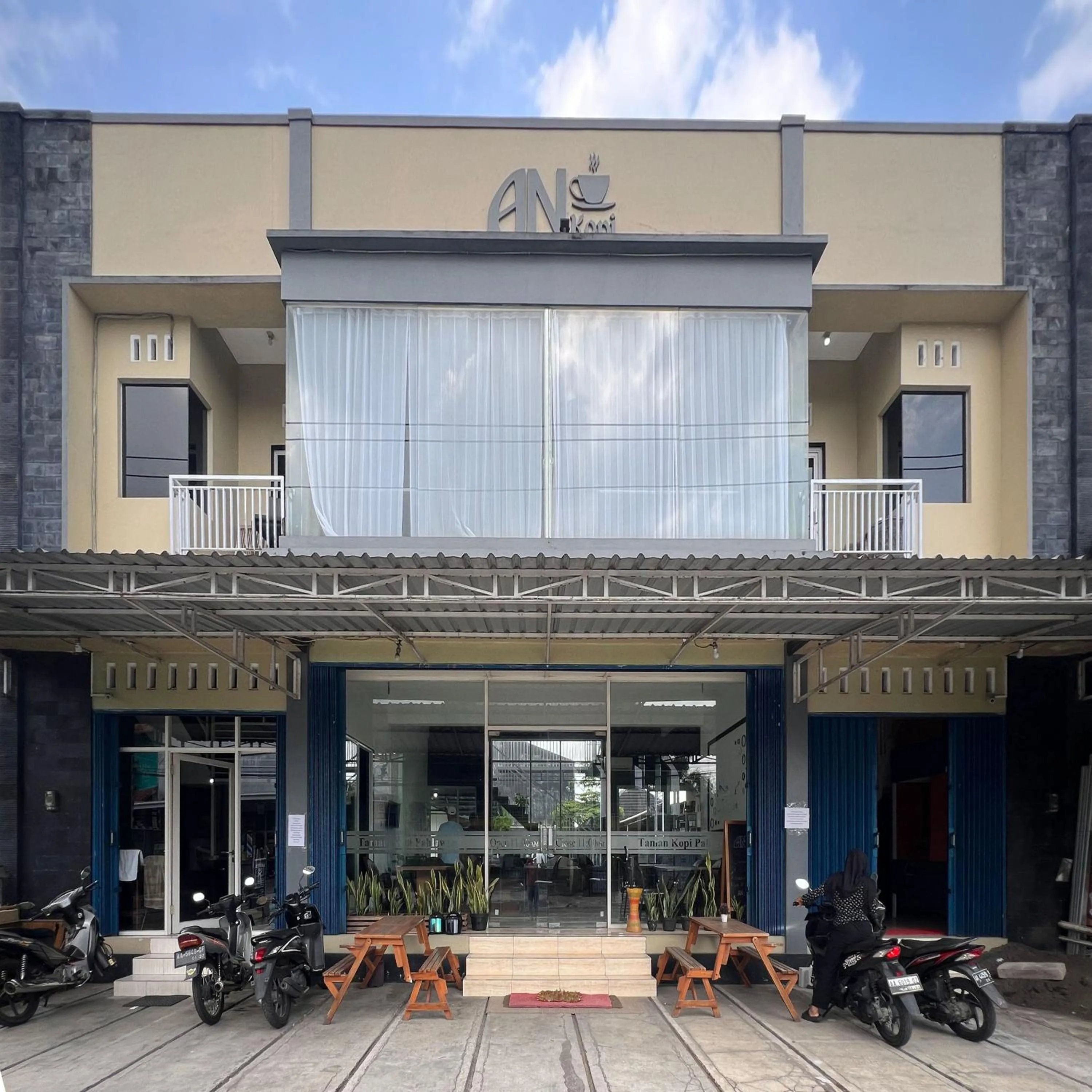 Facade/entrance in AN Homestay Syariah Mitra RedDoorz Wonosobo