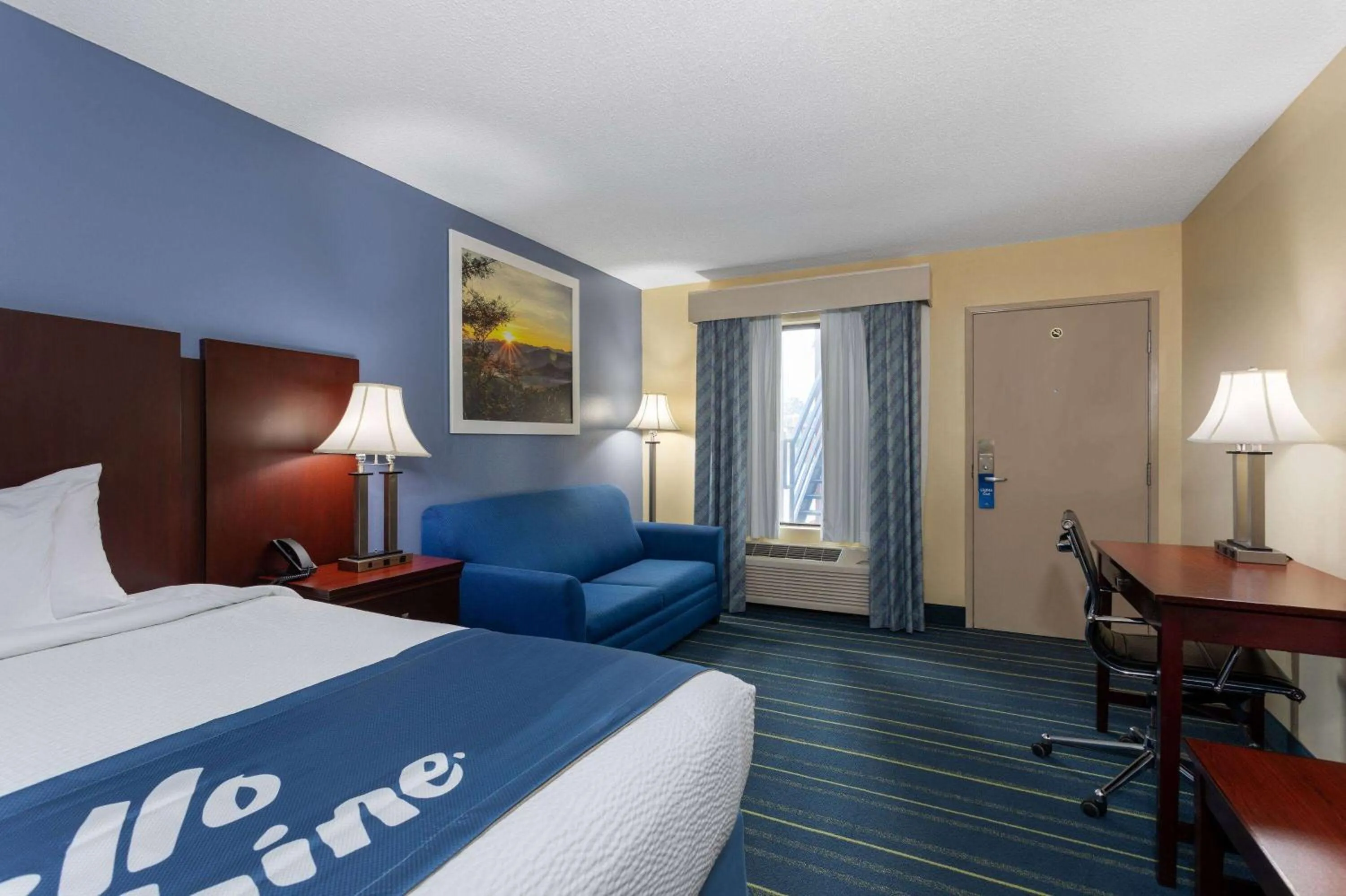 Photo of the whole room, Bed in Days Inn by Wyndham Chipley