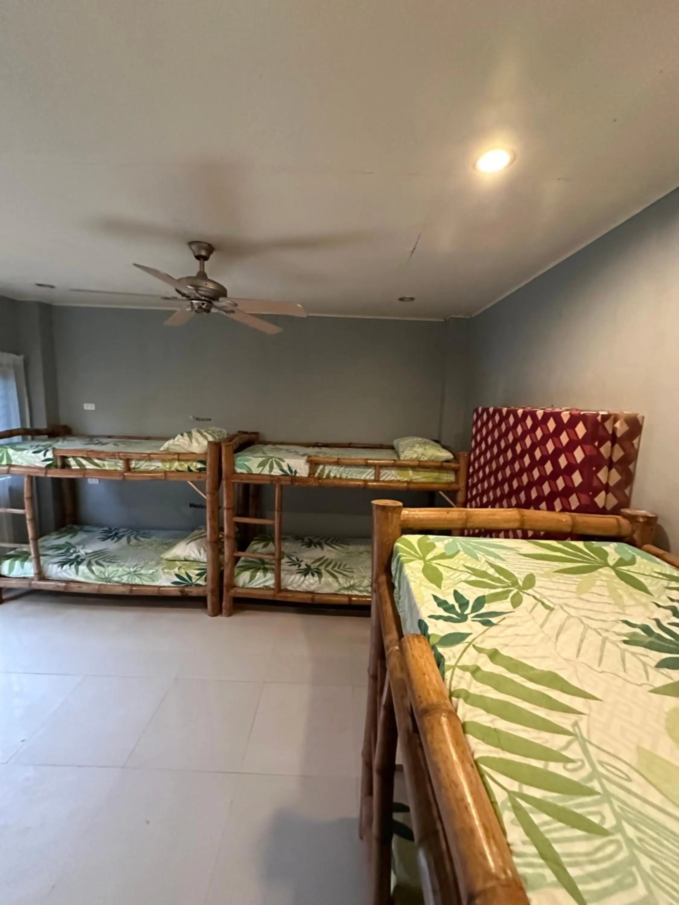 Bed in Lionfish Backpackers Hostel Malapascua