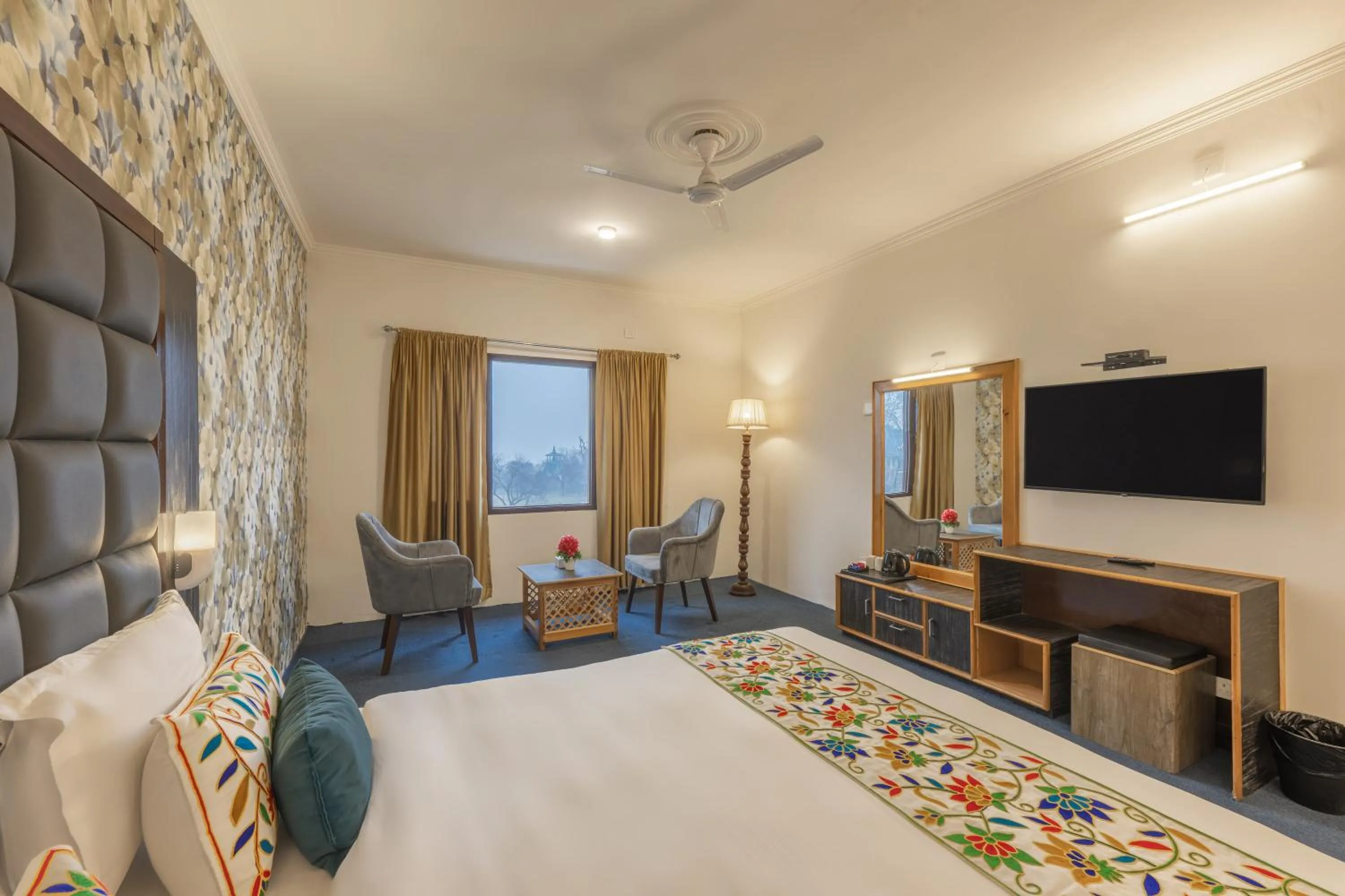 Bed in Echor Kashmir Holidays Resort Srinagar