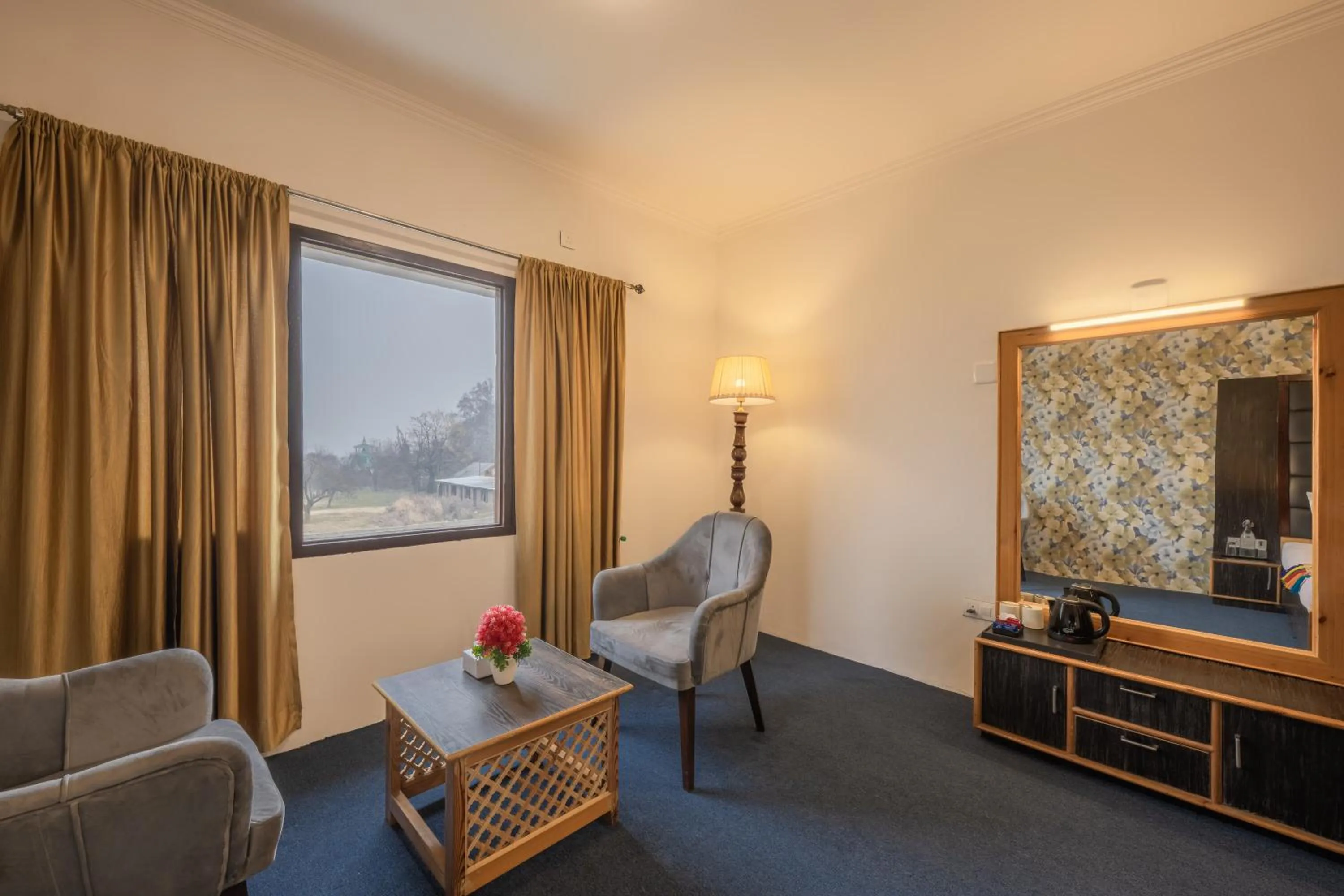 Photo of the whole room in Echor Kashmir Holidays Resort Srinagar