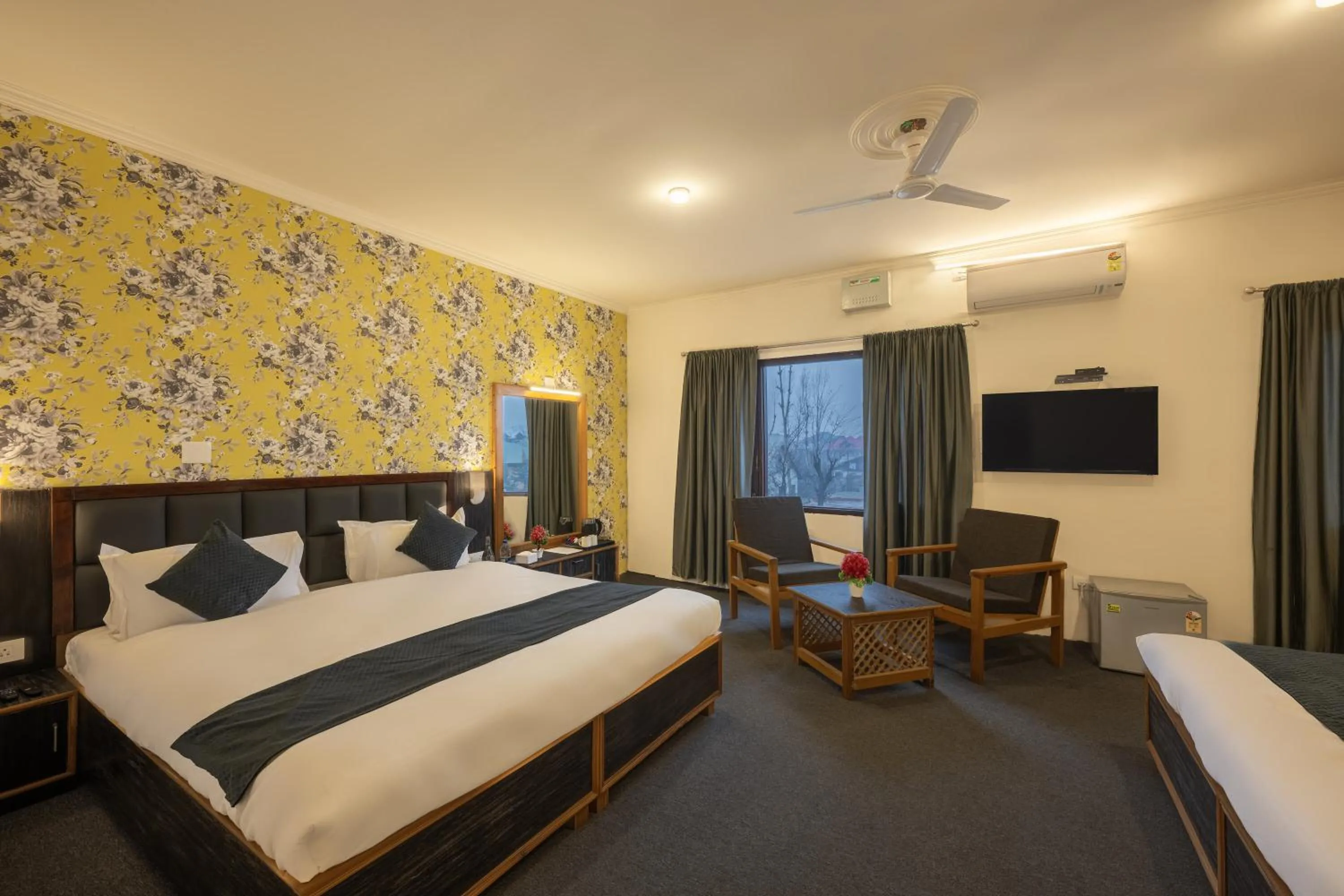 Bed in Echor Kashmir Holidays Resort Srinagar