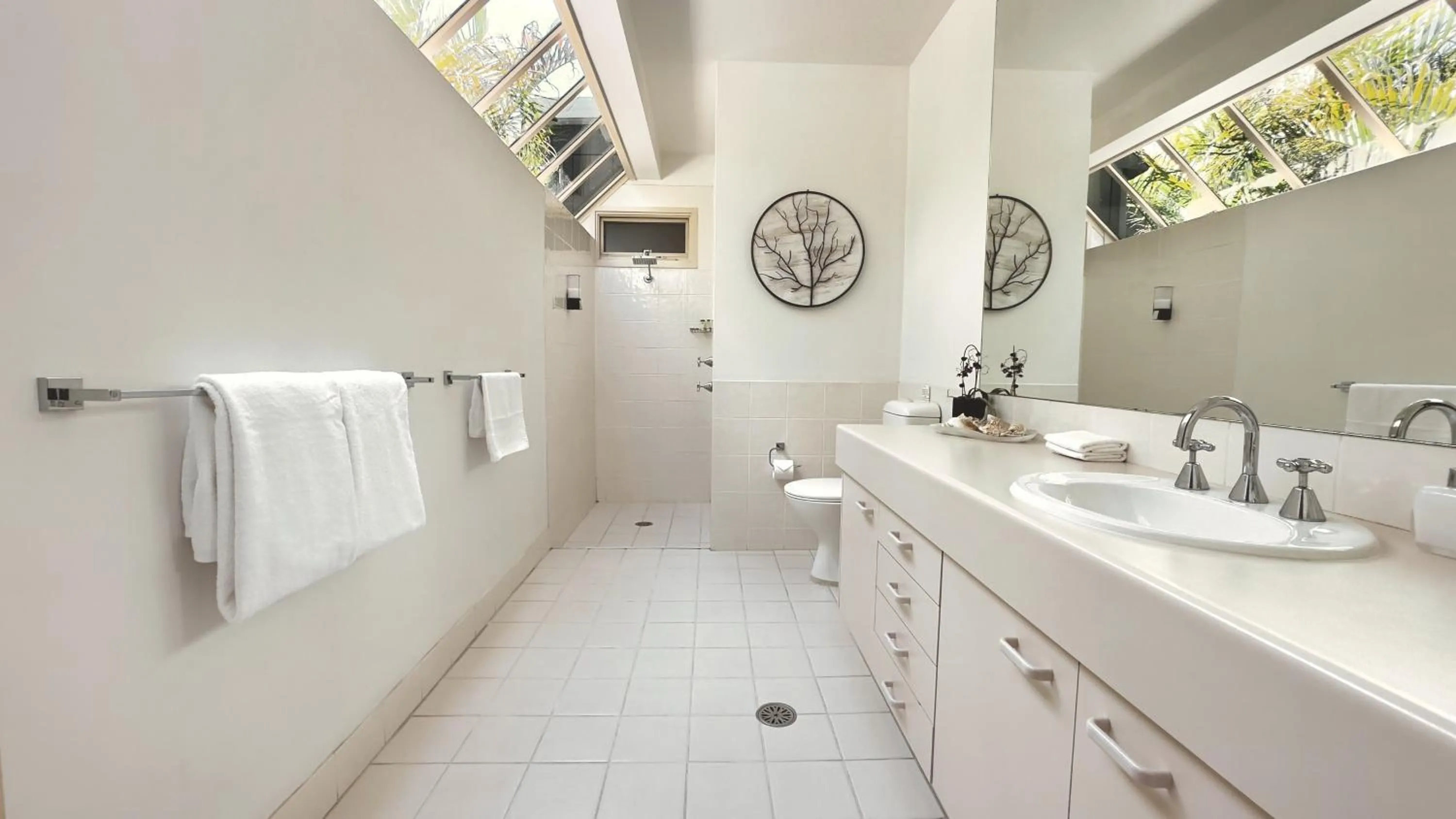 Bathroom in Grapevines Boutique Accommodation