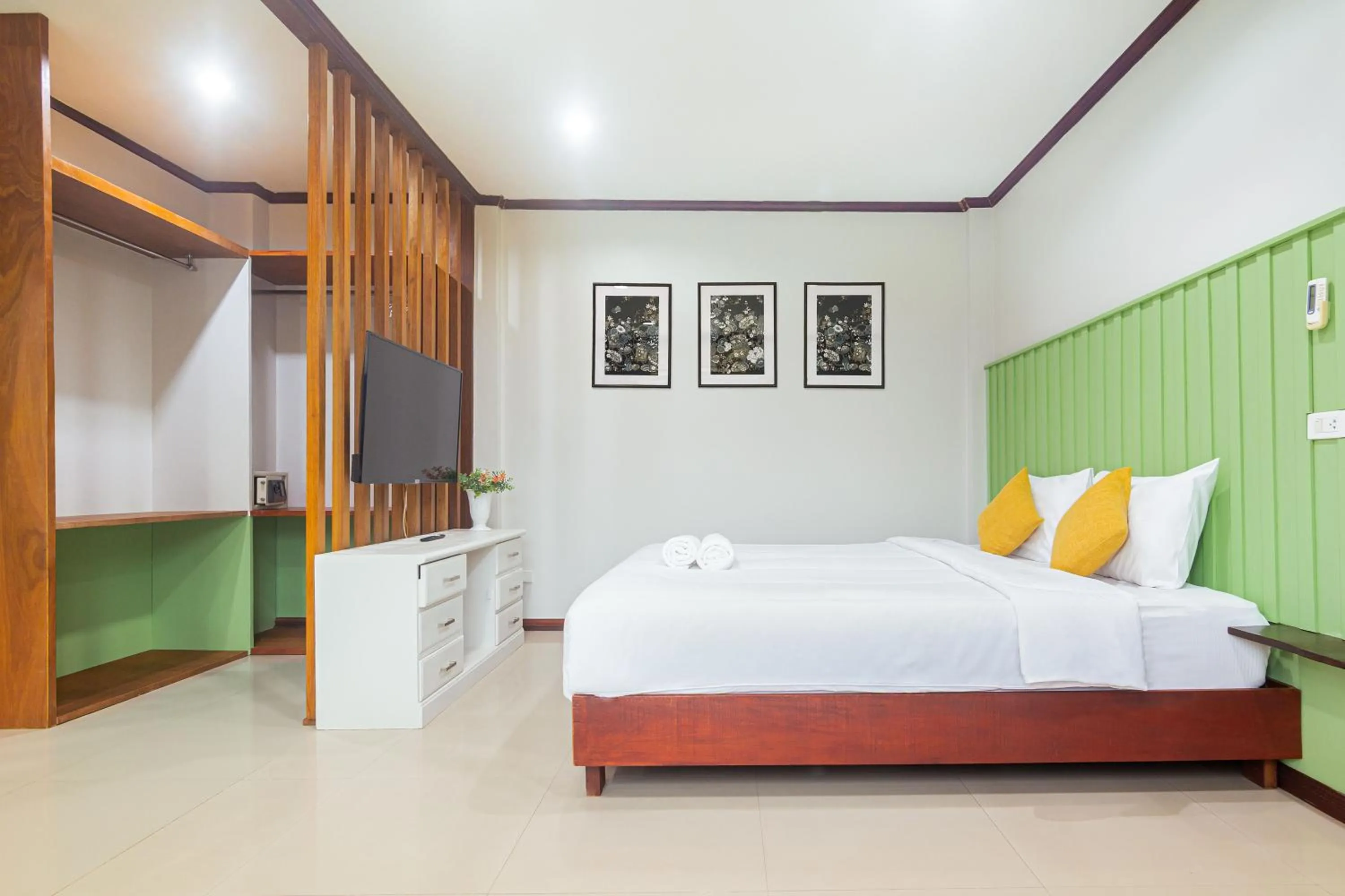 Bed in Kamala Beach Residence