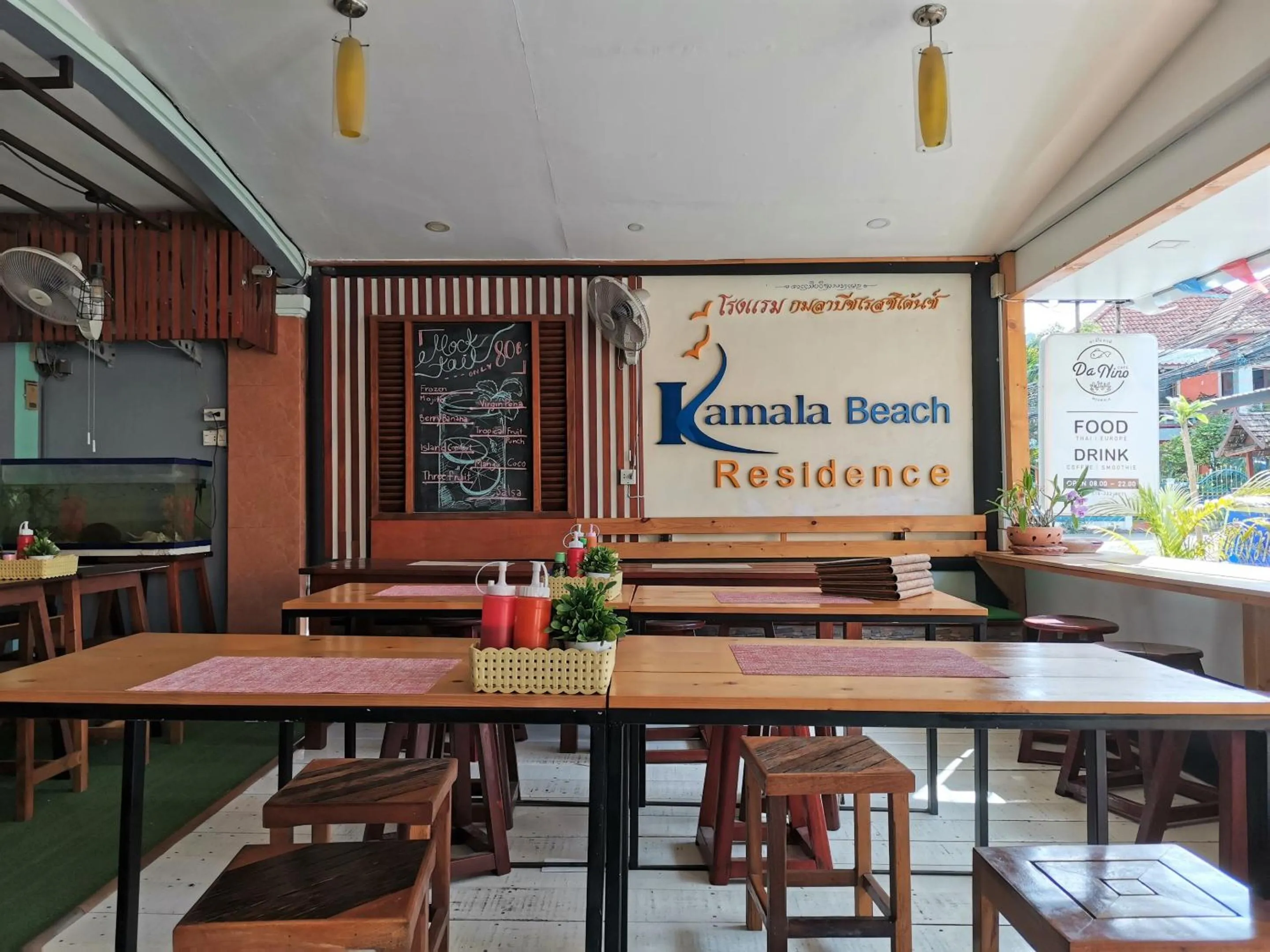 Restaurant/places to eat in Kamala Beach Residence