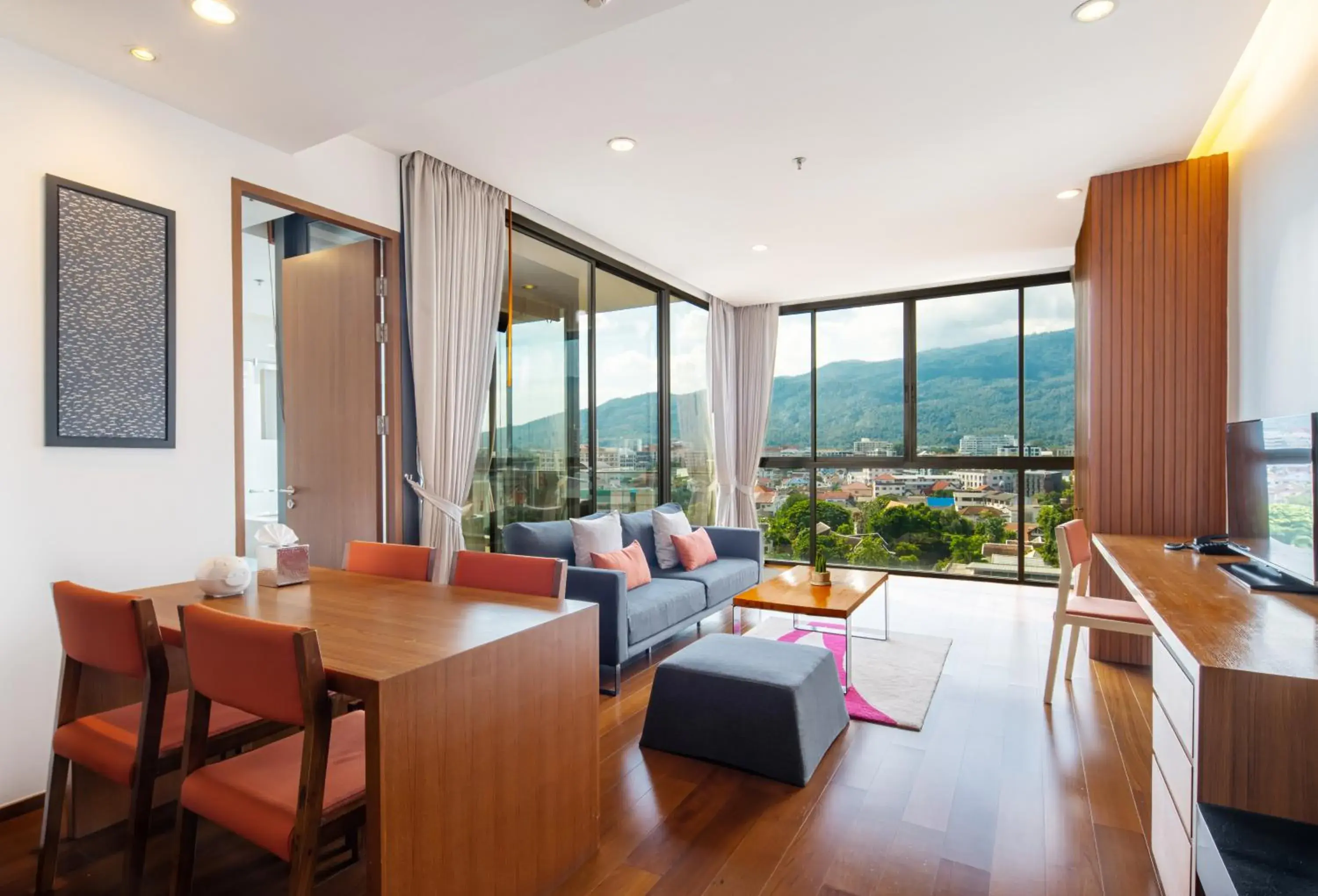 One Bedroom Suite Mountain View with Bathtub in Eastin Tan Hotel Chiang Mai One Bedroom Suite Mountain View with Bathtub in Eastin Tan Hotel Chiang Mai