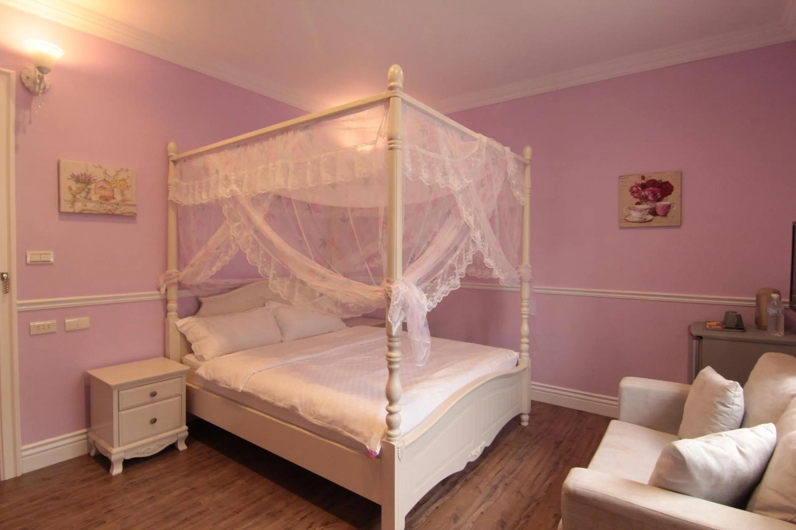 Photo of the whole room, Bed in Beautiful Life B&B