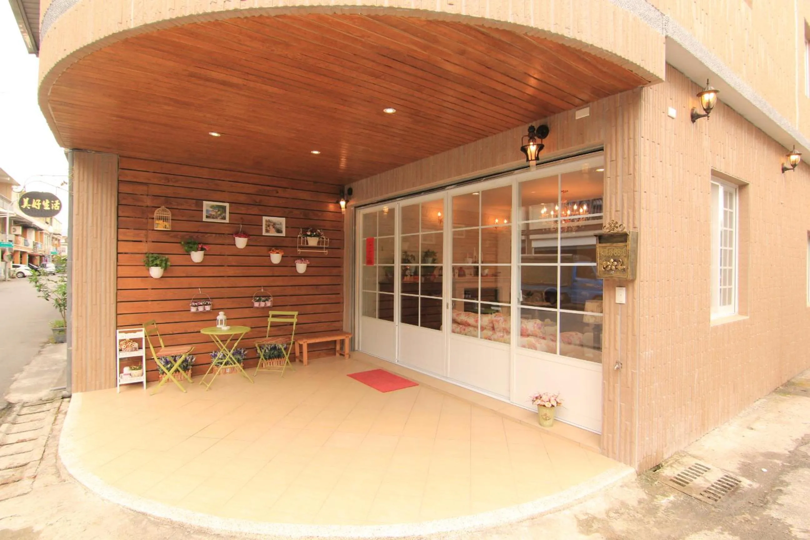 Facade/entrance in Beautiful Life B&B