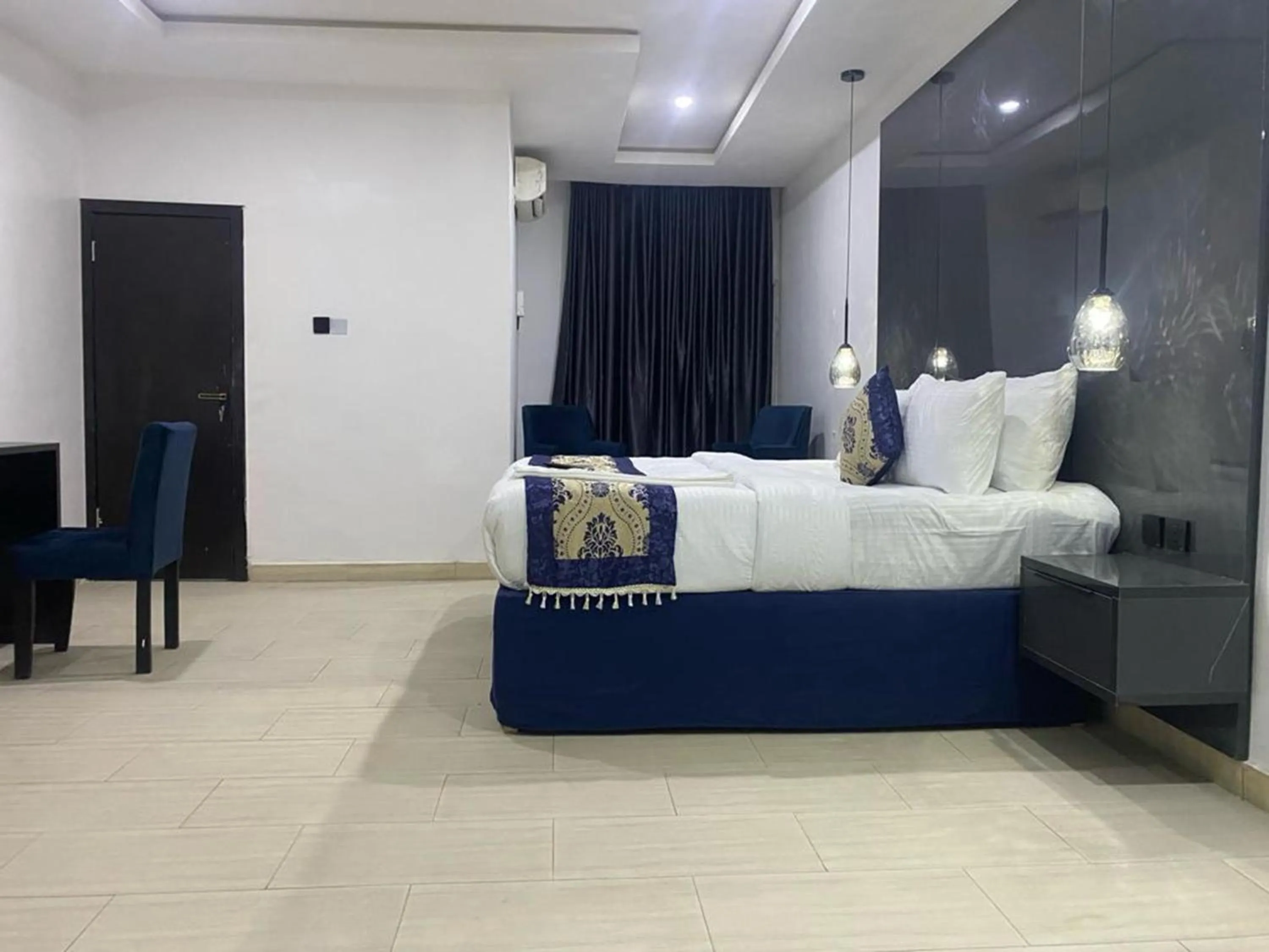 Bedroom, Bed in Water Ripples Hotel Lekki