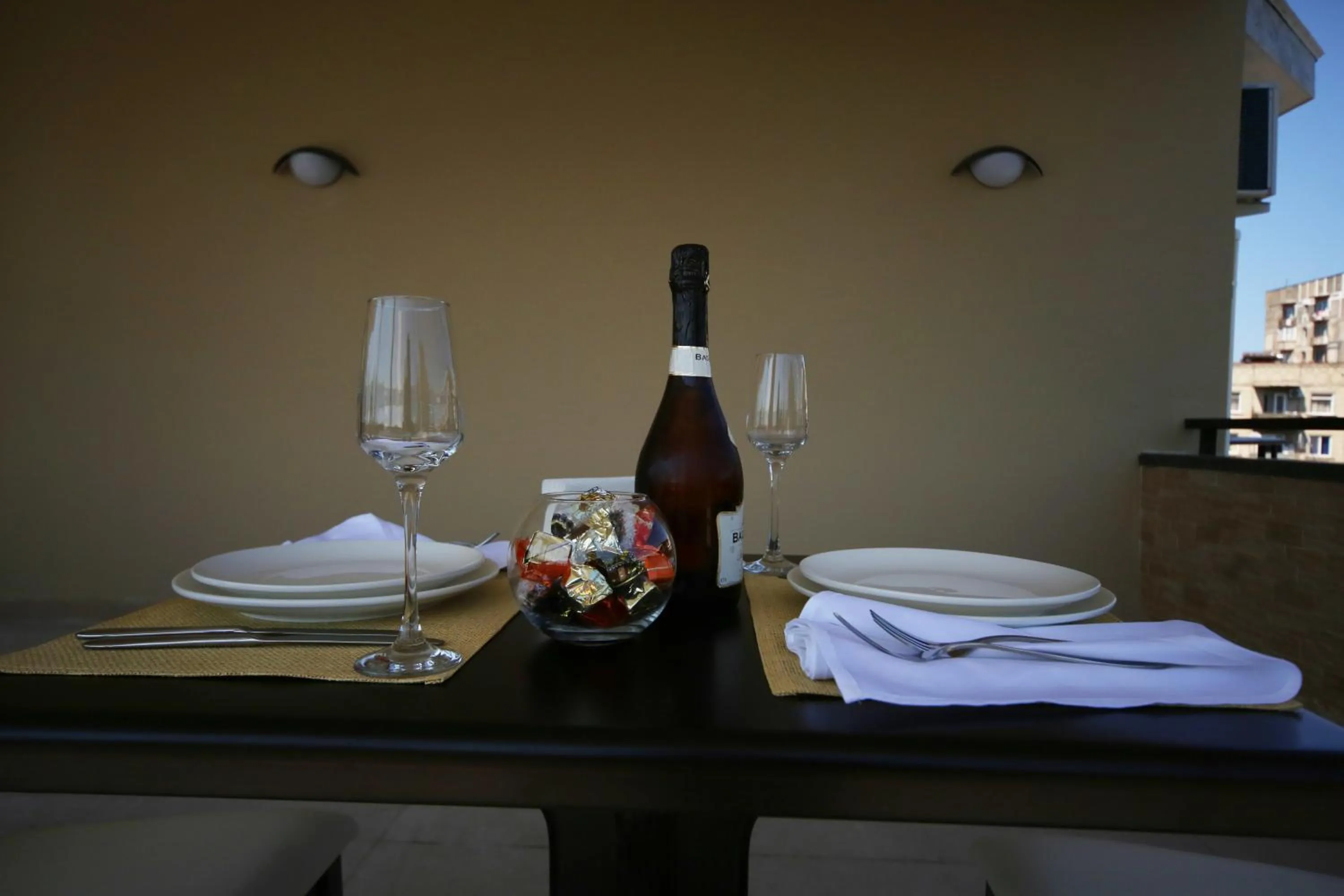 Food and drinks in Continental Hotel