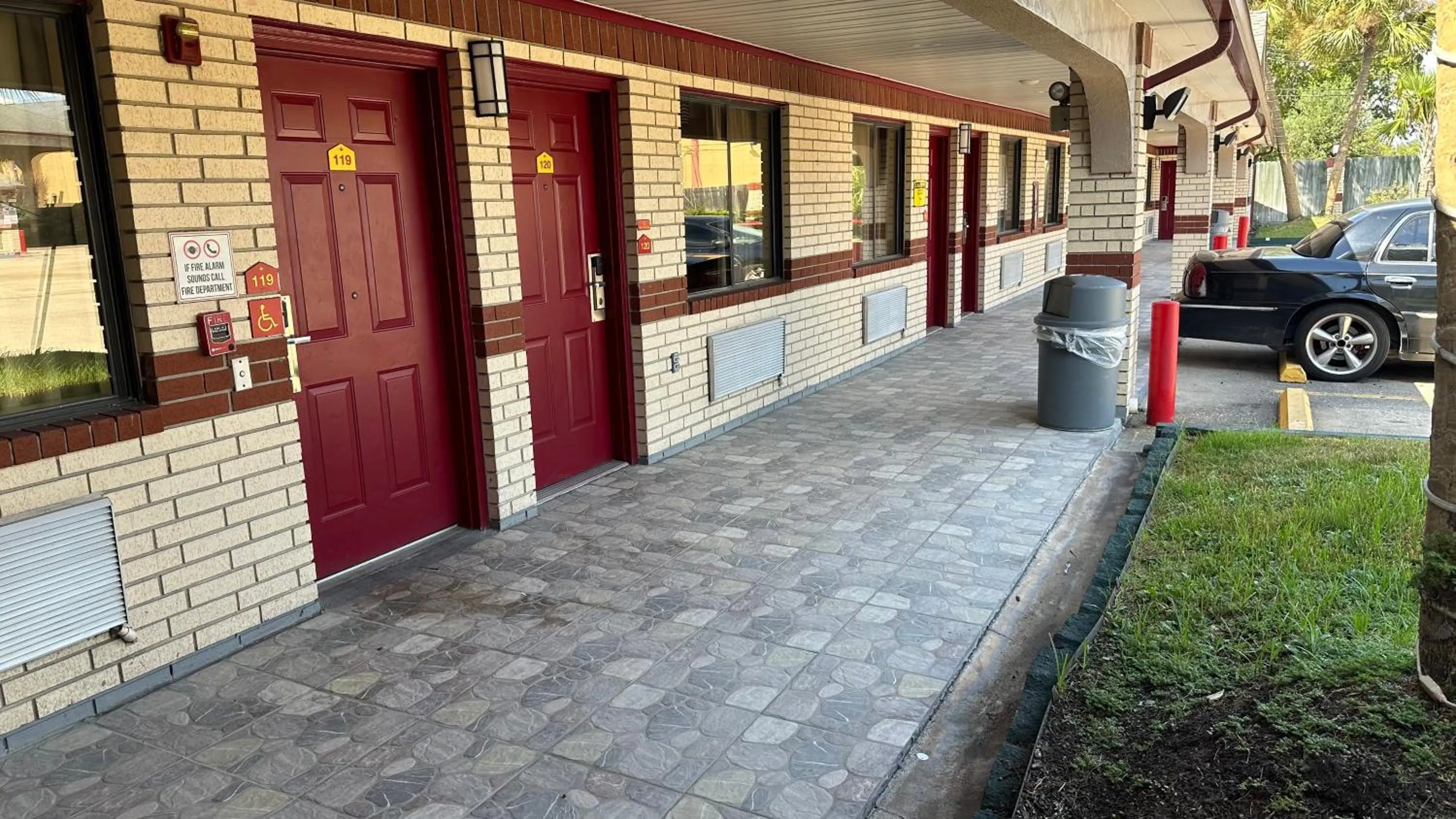 Property building in Palace Inn I-45 & Bellfort