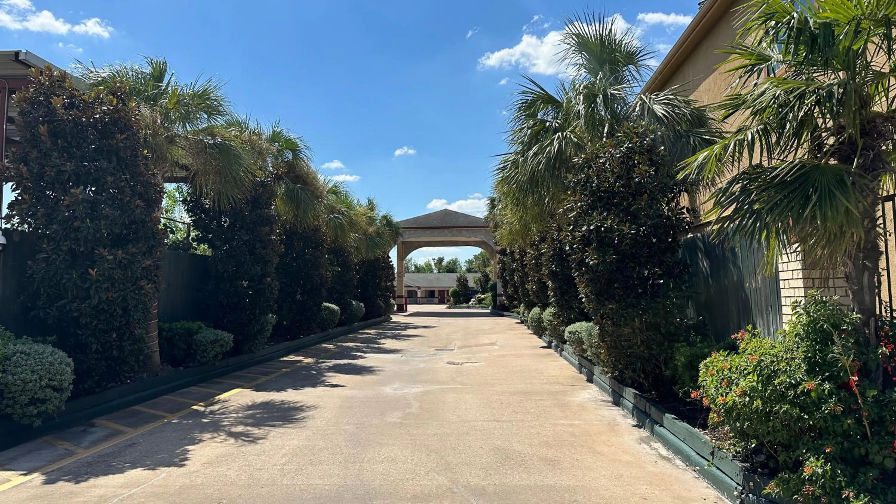 Facade/entrance in Palace Inn I-45 & Bellfort