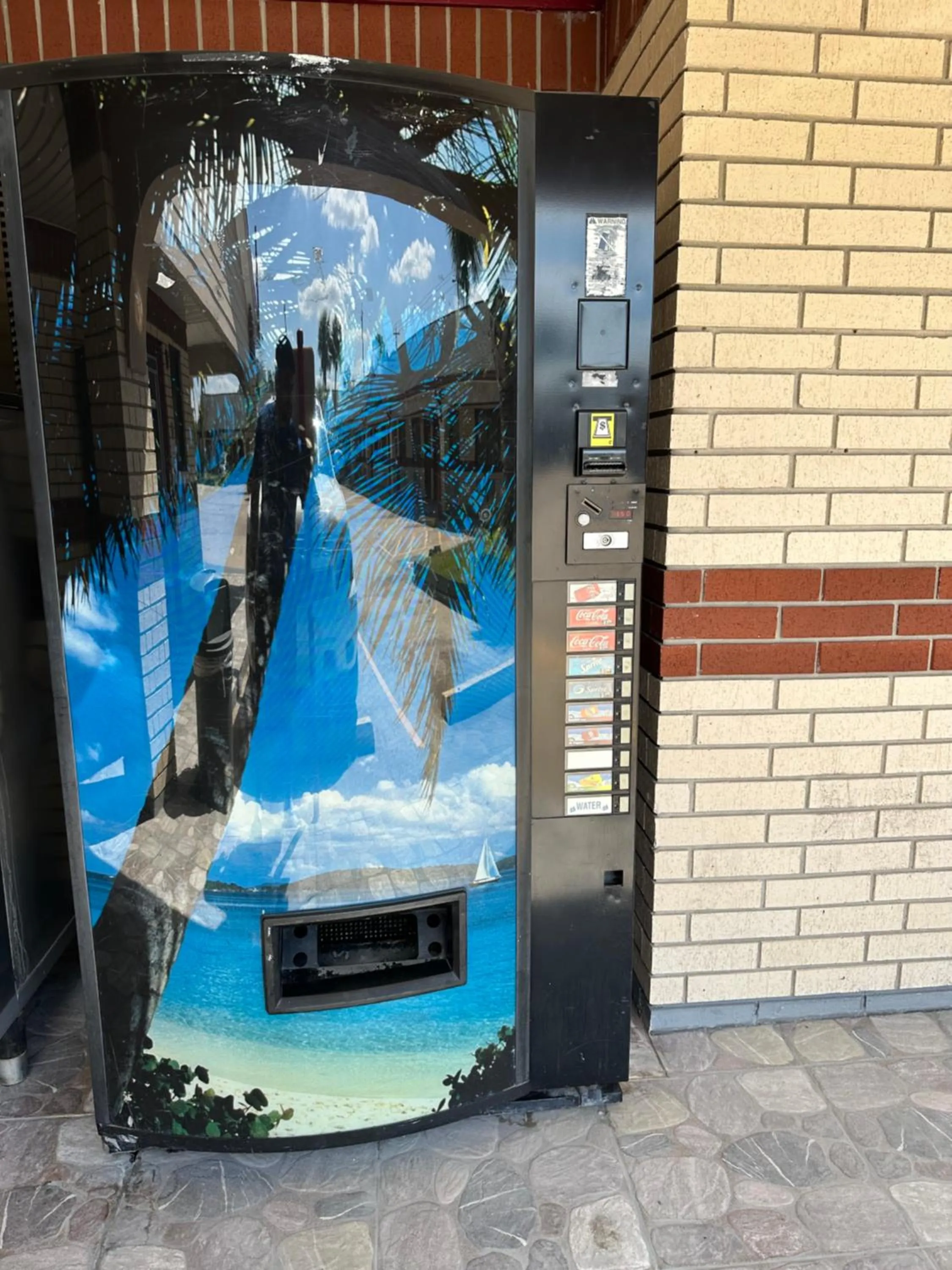 vending machine in Palace Inn I-45 & Bellfort