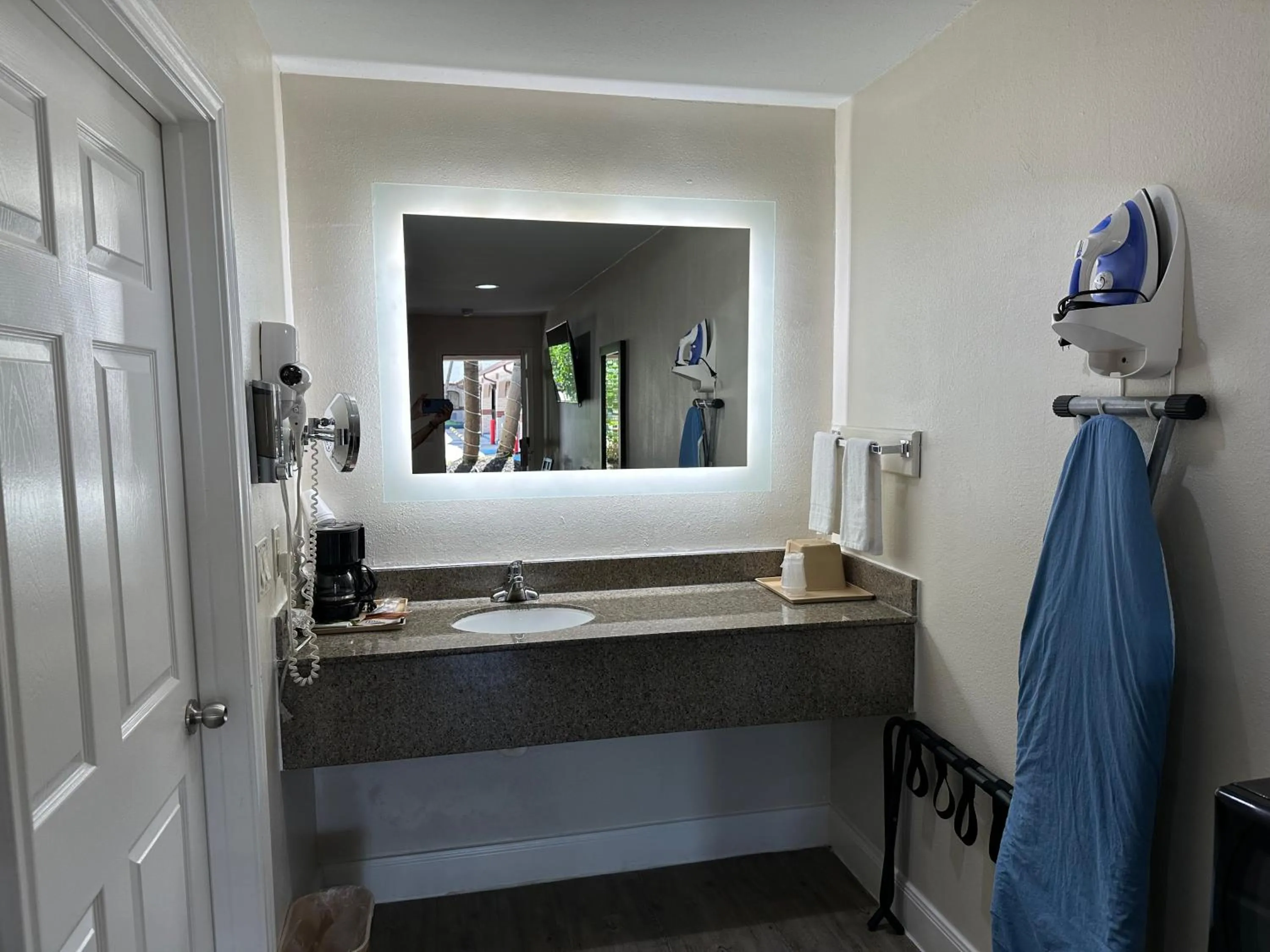 Bathroom in Palace Inn I-45 & Bellfort