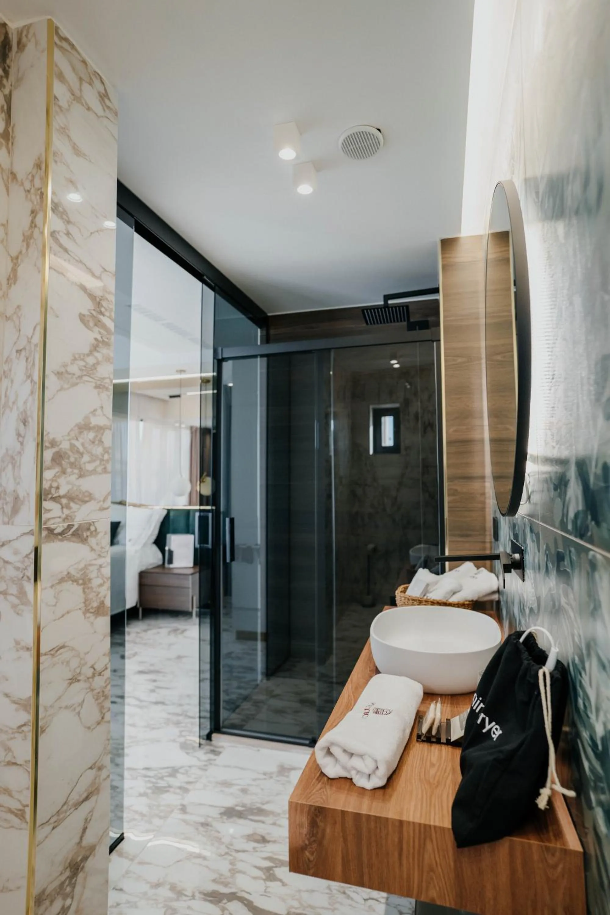 Bed in POETICA BOUTIQUE SKY HOTEL