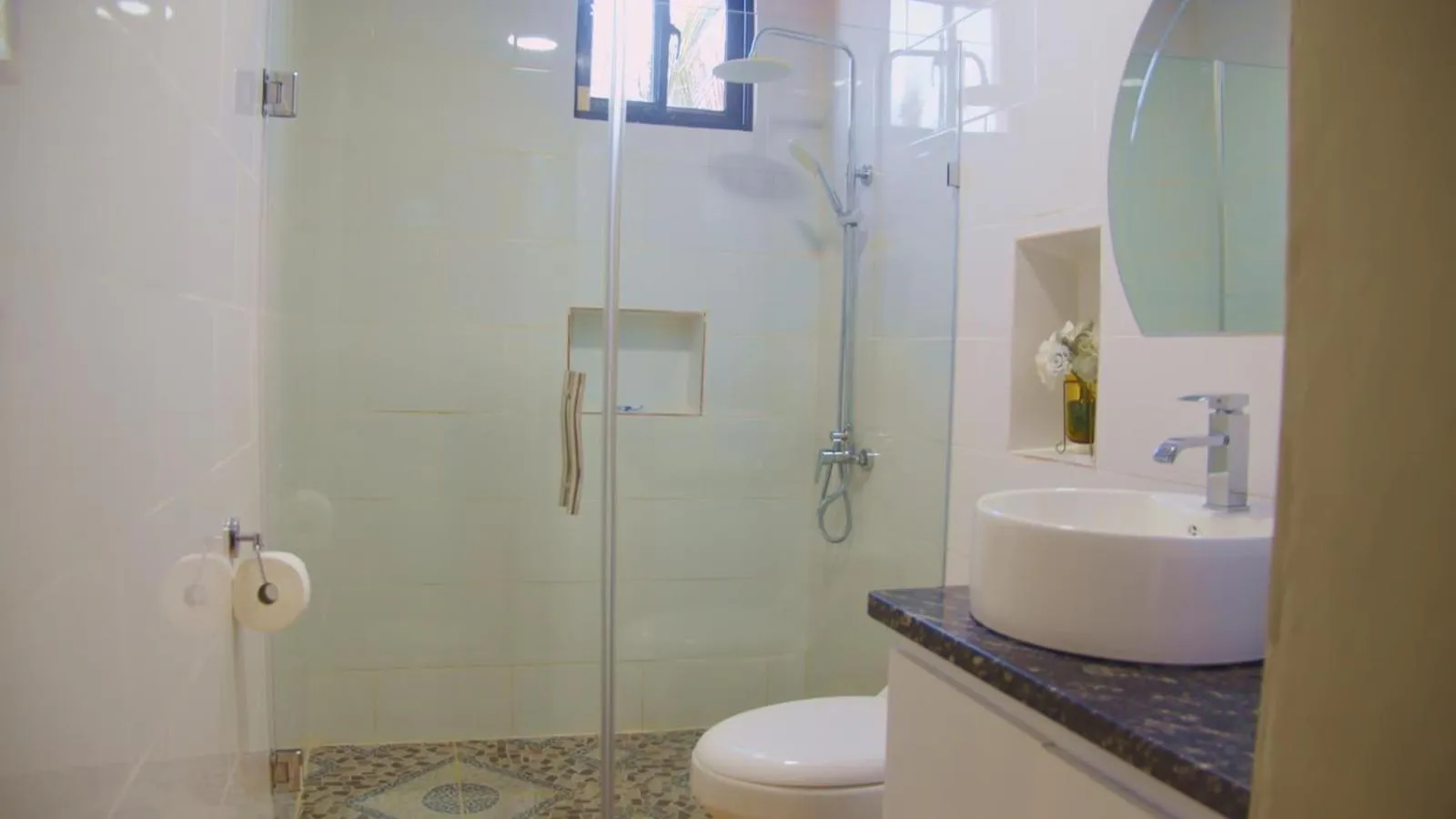 Shower in Aparta Hotel Esa Buya