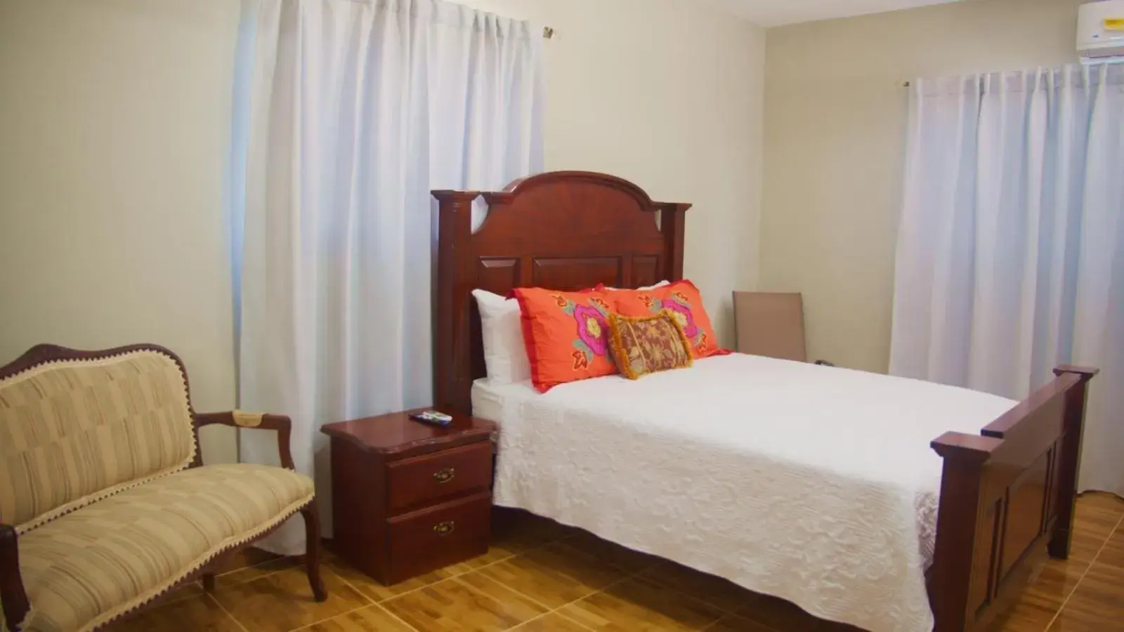 Deluxe Double Room with Balcony and Sea View in Aparta Hotel Esa Buya Deluxe Double Room with Balcony and Sea View in Aparta Hotel Esa Buya