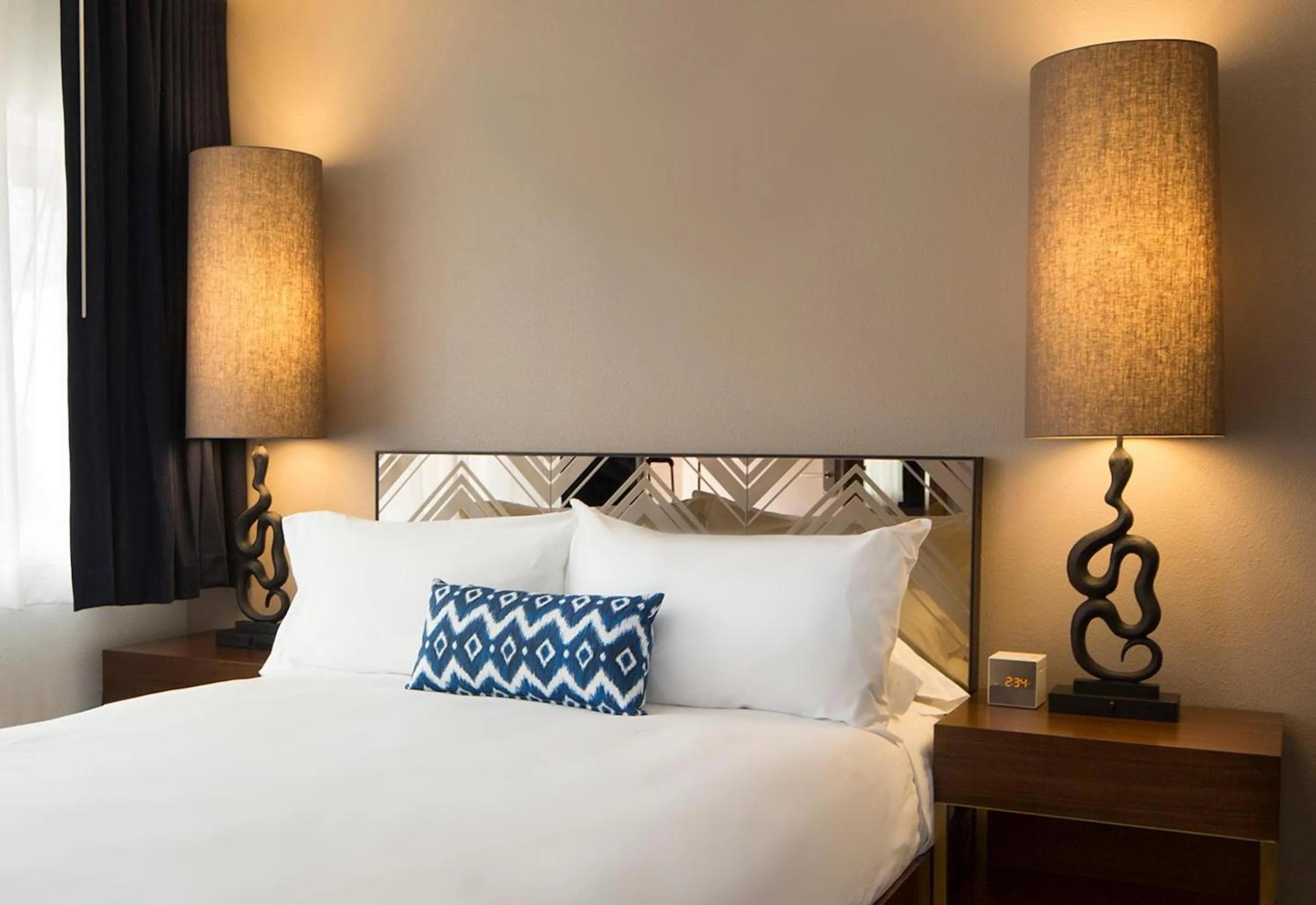 Bed in V Palm Springs