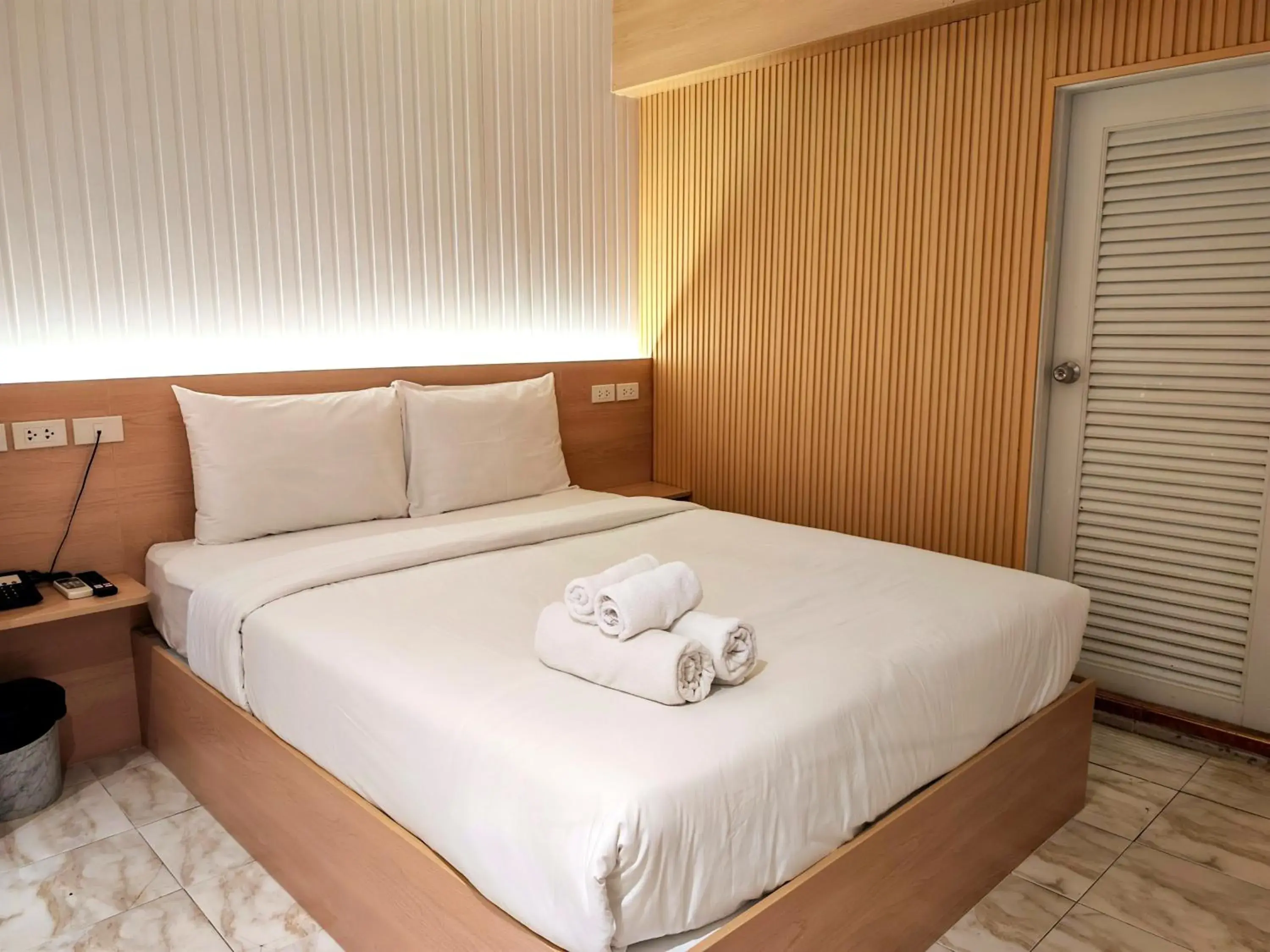 Deluxe Double Room in Thrive Hotel Deluxe Double Room in Thrive Hotel