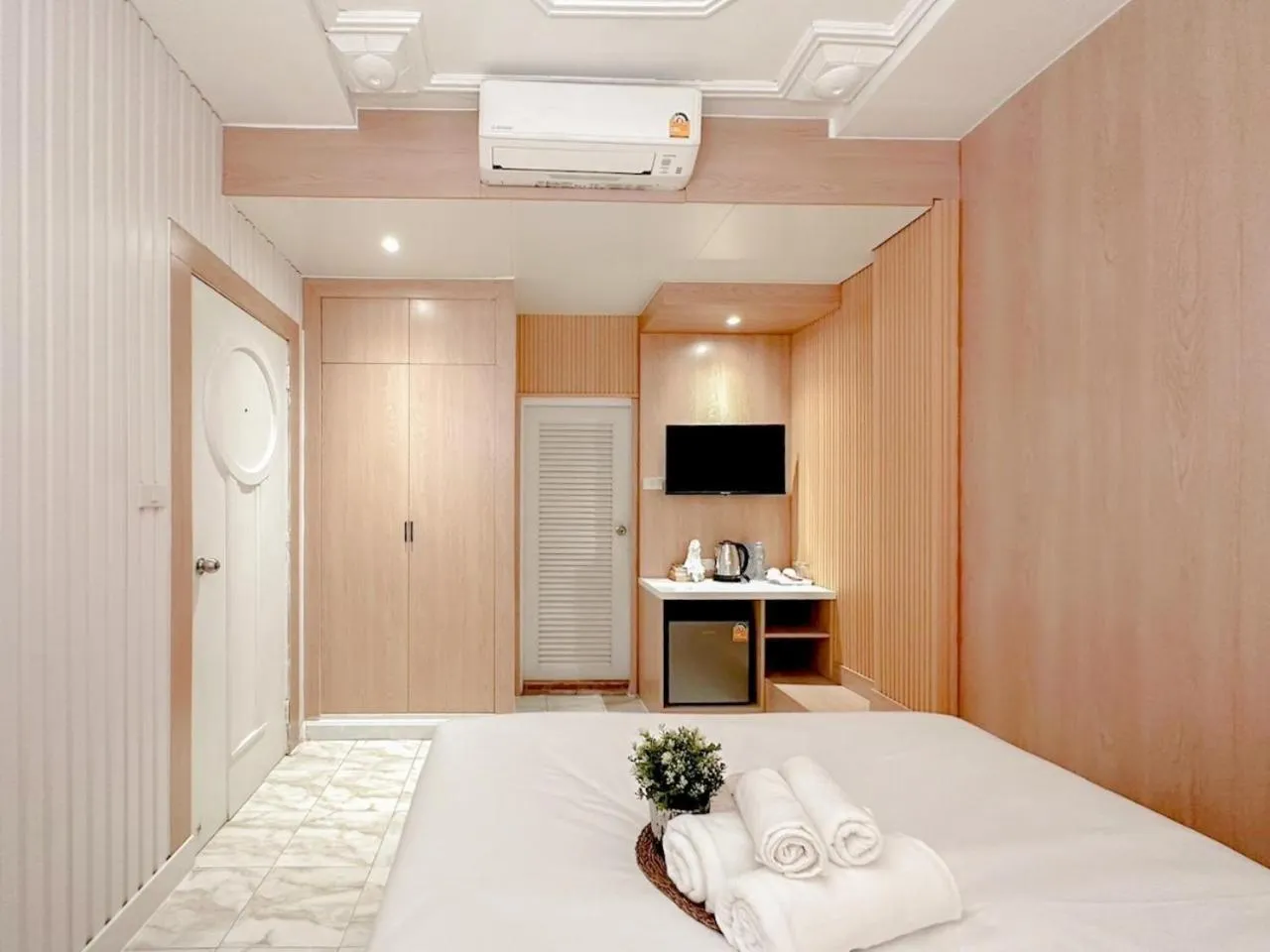 TV and multimedia, Bed in Thrive Hotel