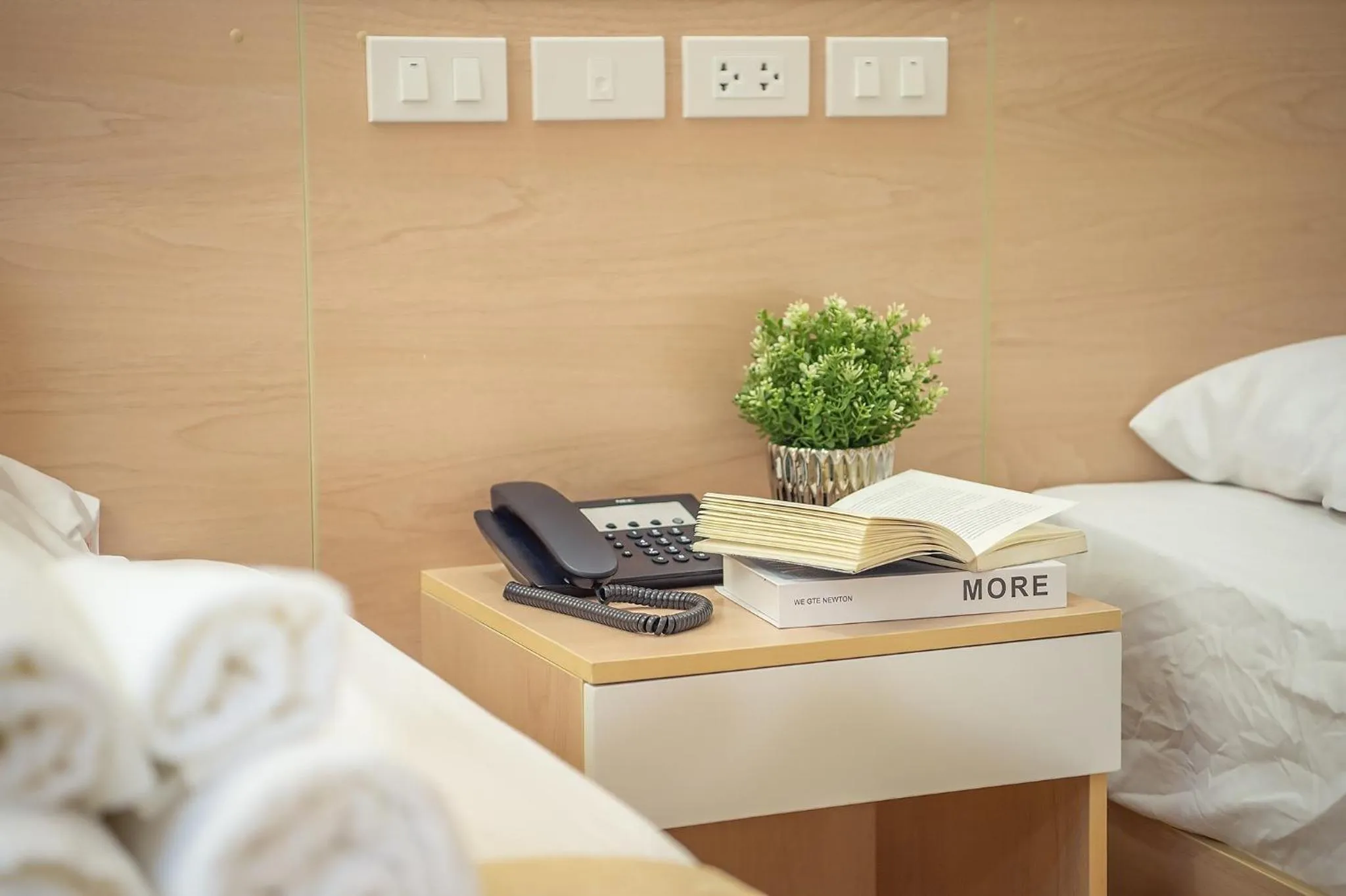 hair dresser, Bed in Thrive Hotel