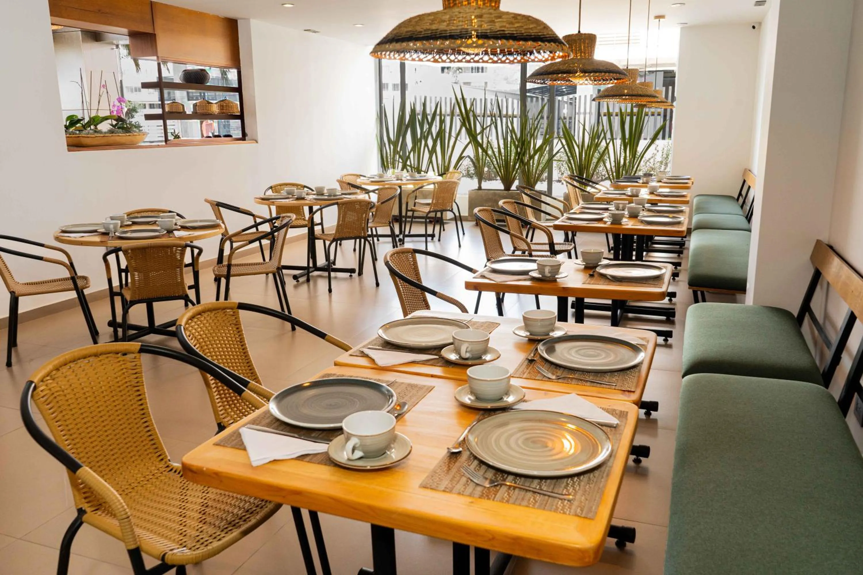 Restaurant/places to eat in Samakwā Hotel Boutique