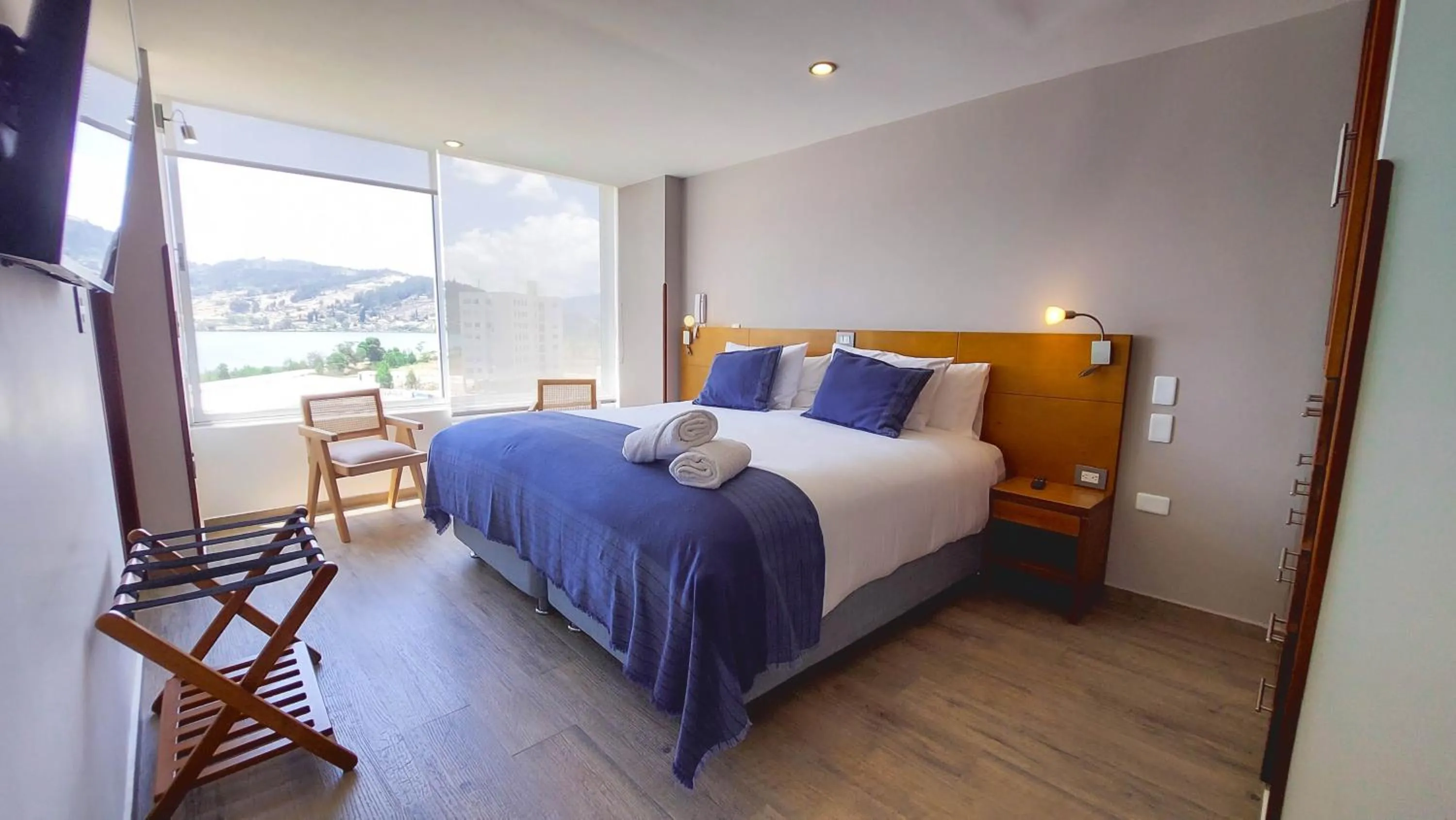 Photo of the whole room, Bed in Samakwā Hotel Boutique