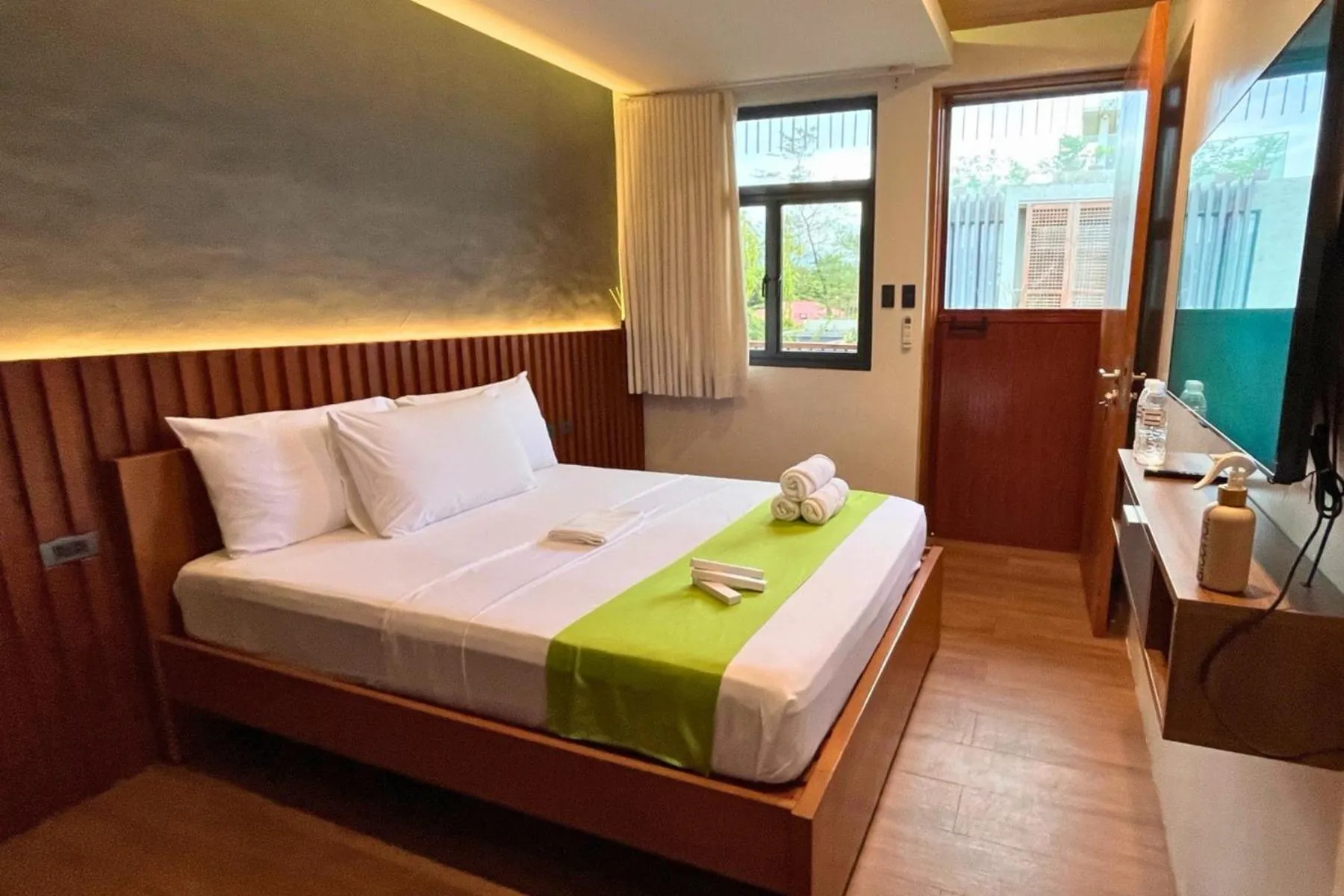 Bed in Mula De La Paz