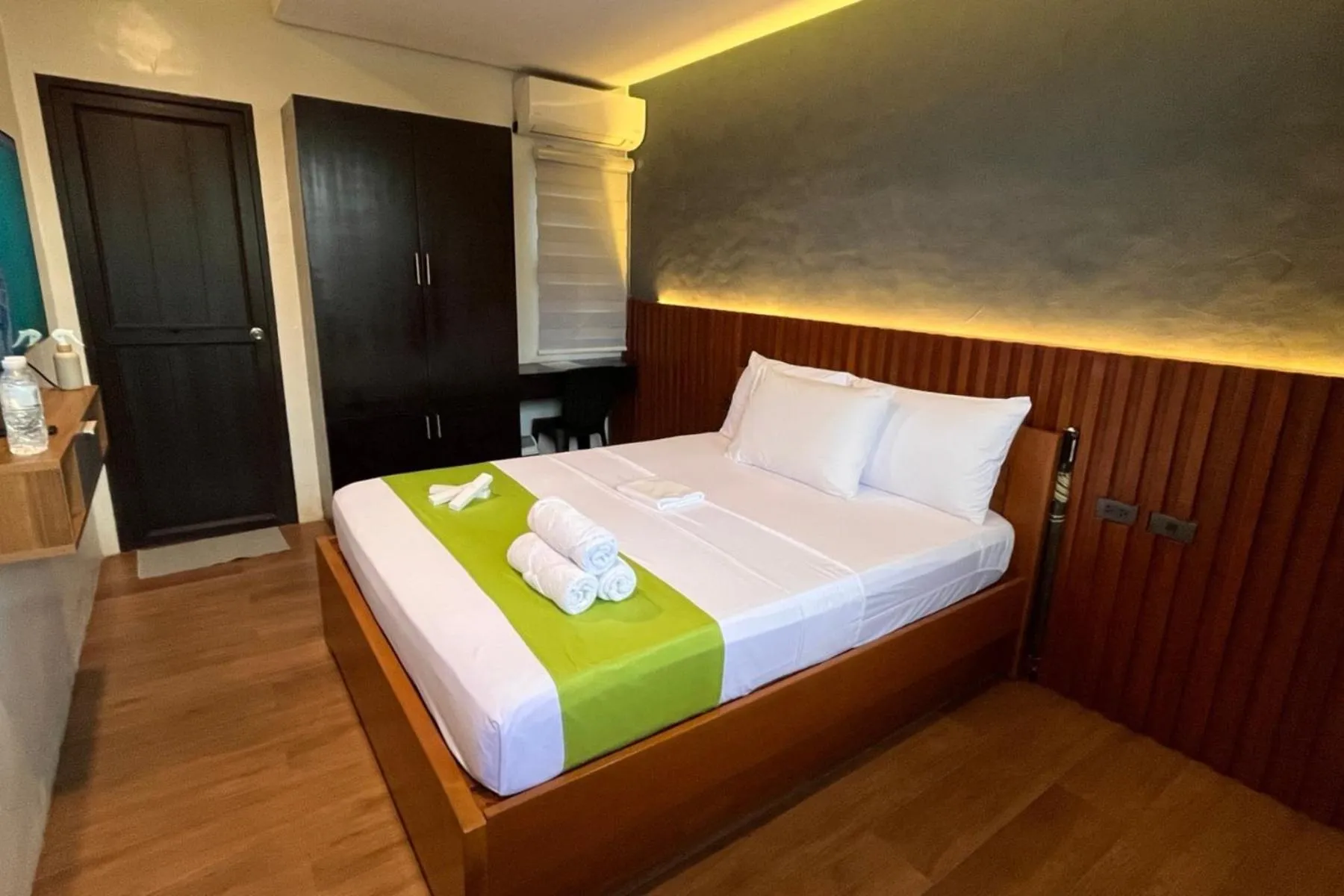 Bed in Mula De La Paz