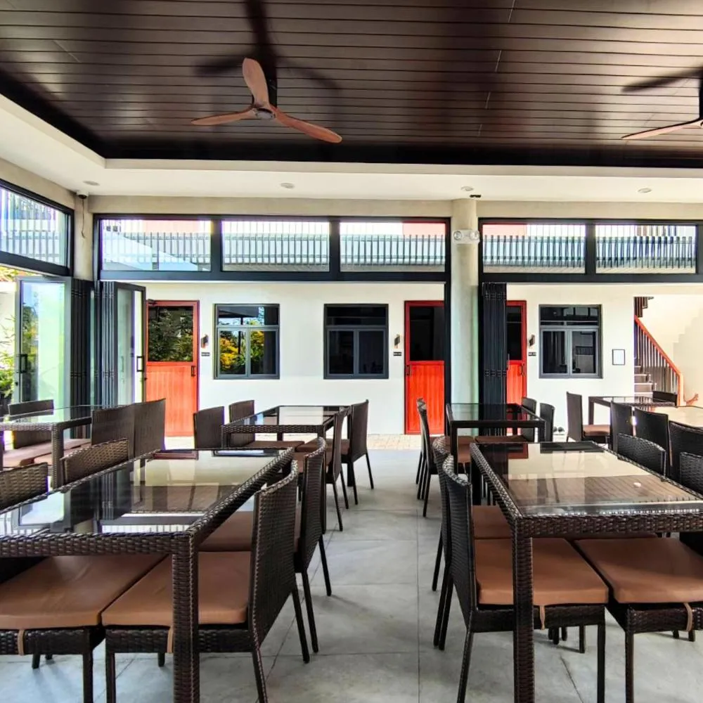 Restaurant/places to eat in Mula De La Paz