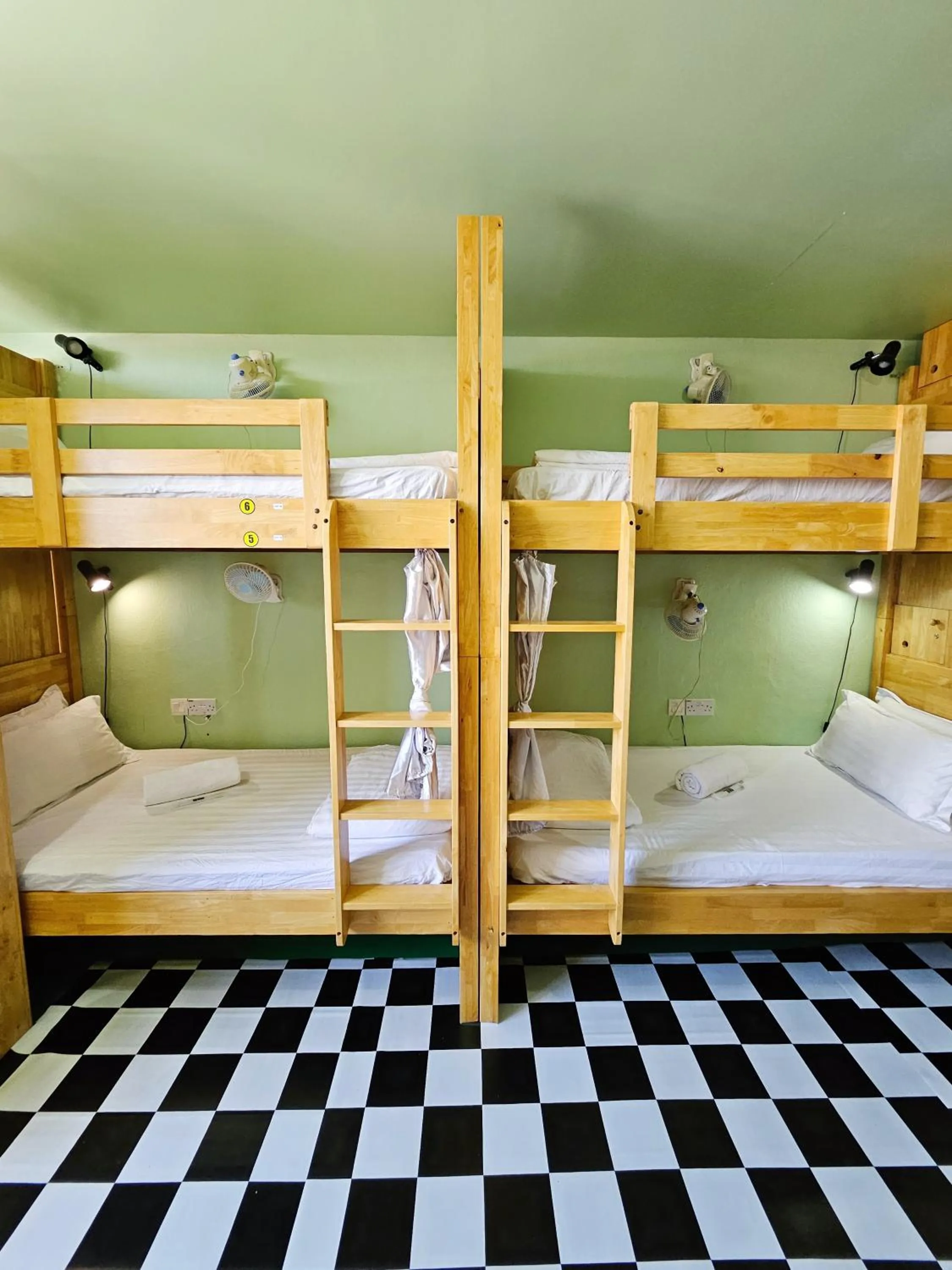 bunk bed, Bed in The 60