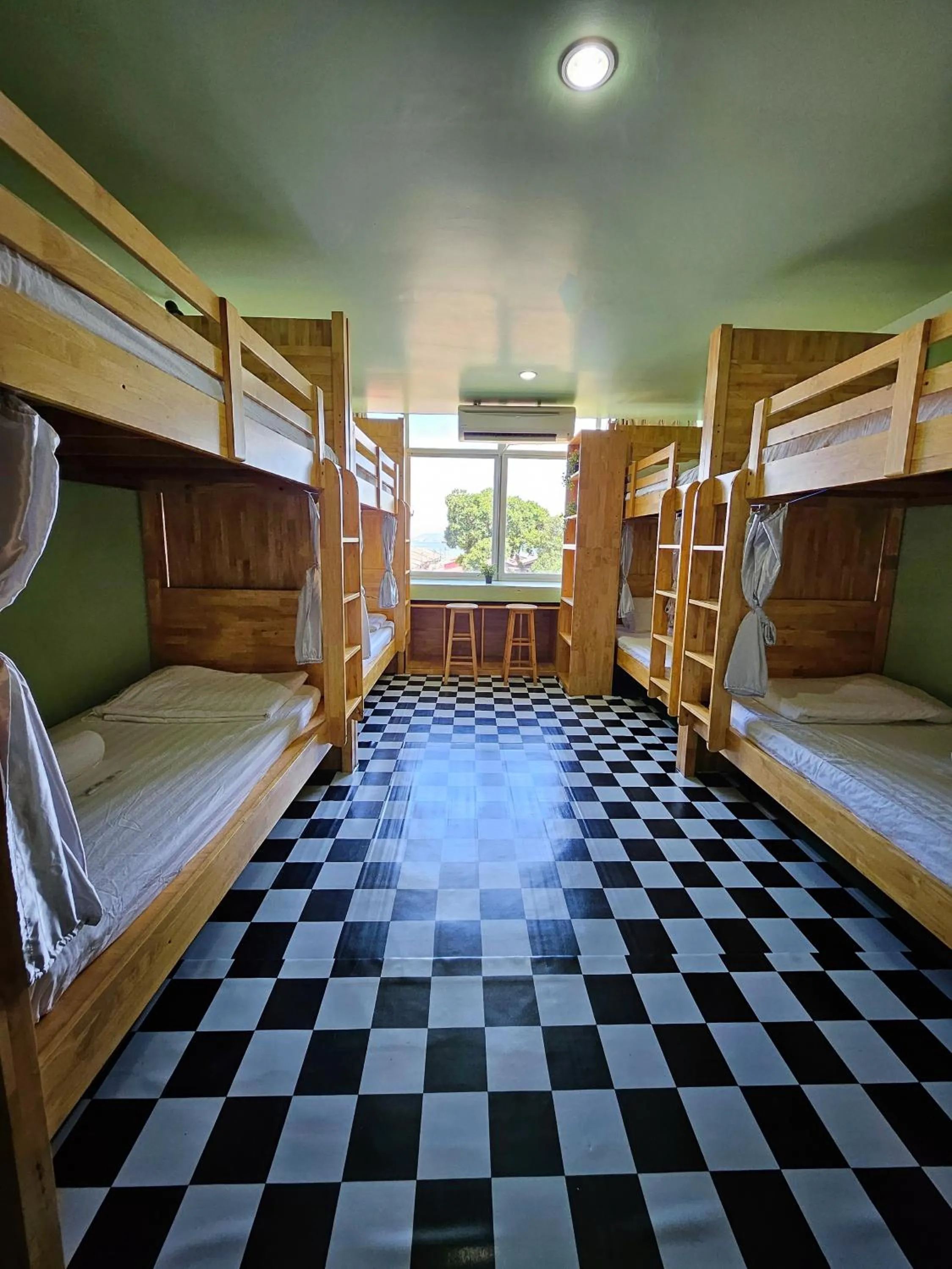 bunk bed, Bed in The 60