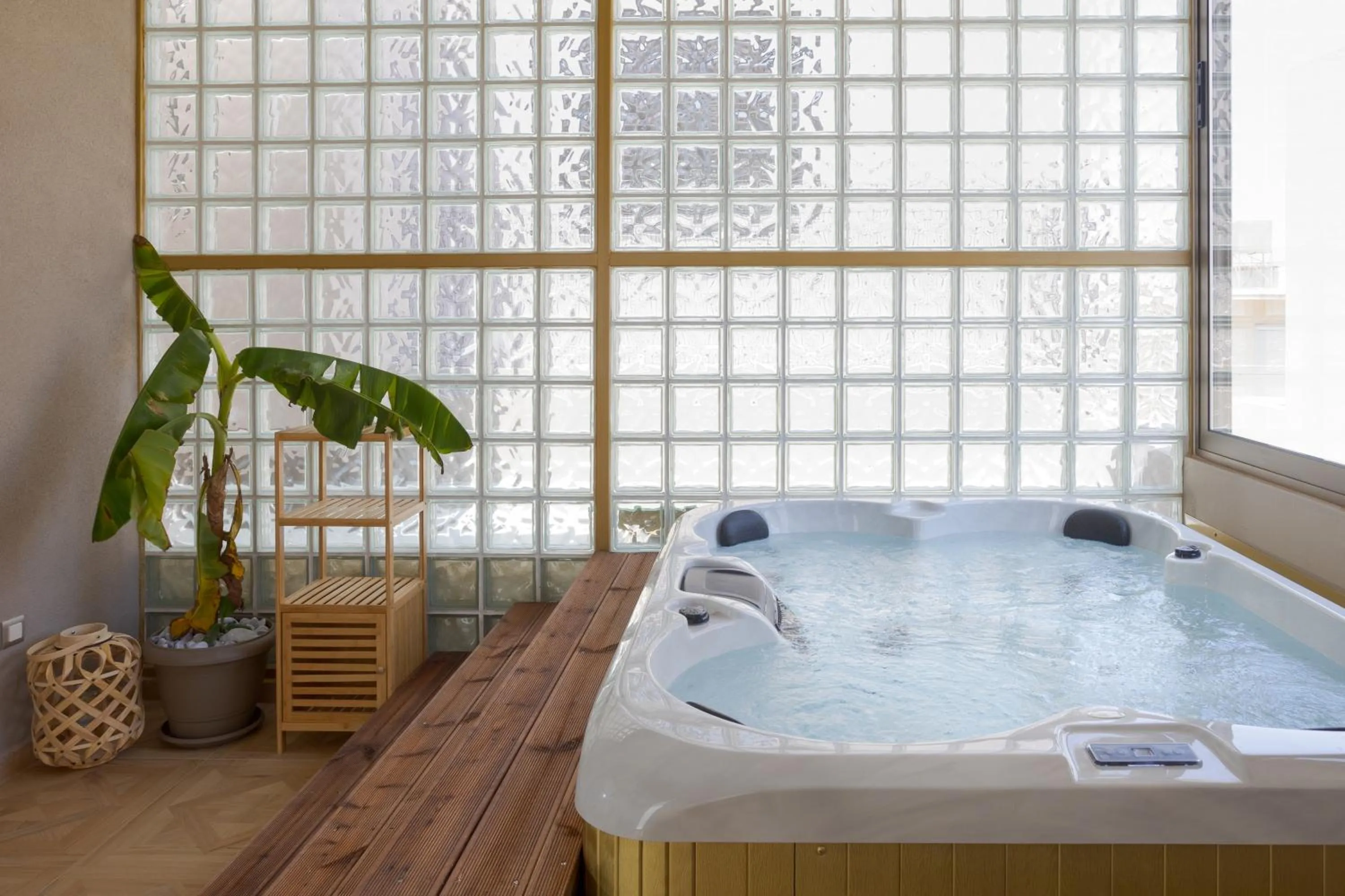 Hot Tub in Royal Gold City Suites by Omilos Hotels