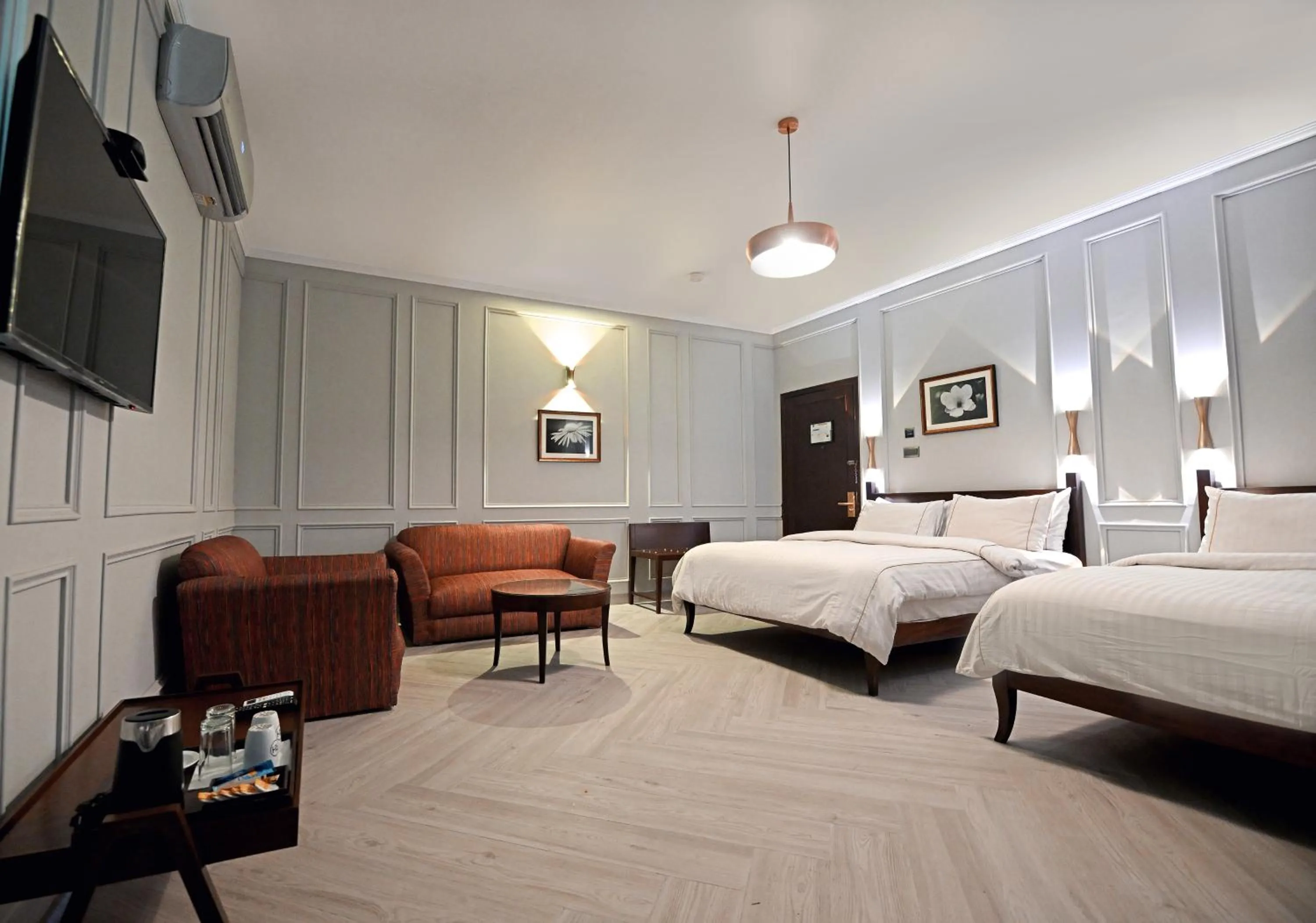 Photo of the whole room, Bed in The Residency Hotel