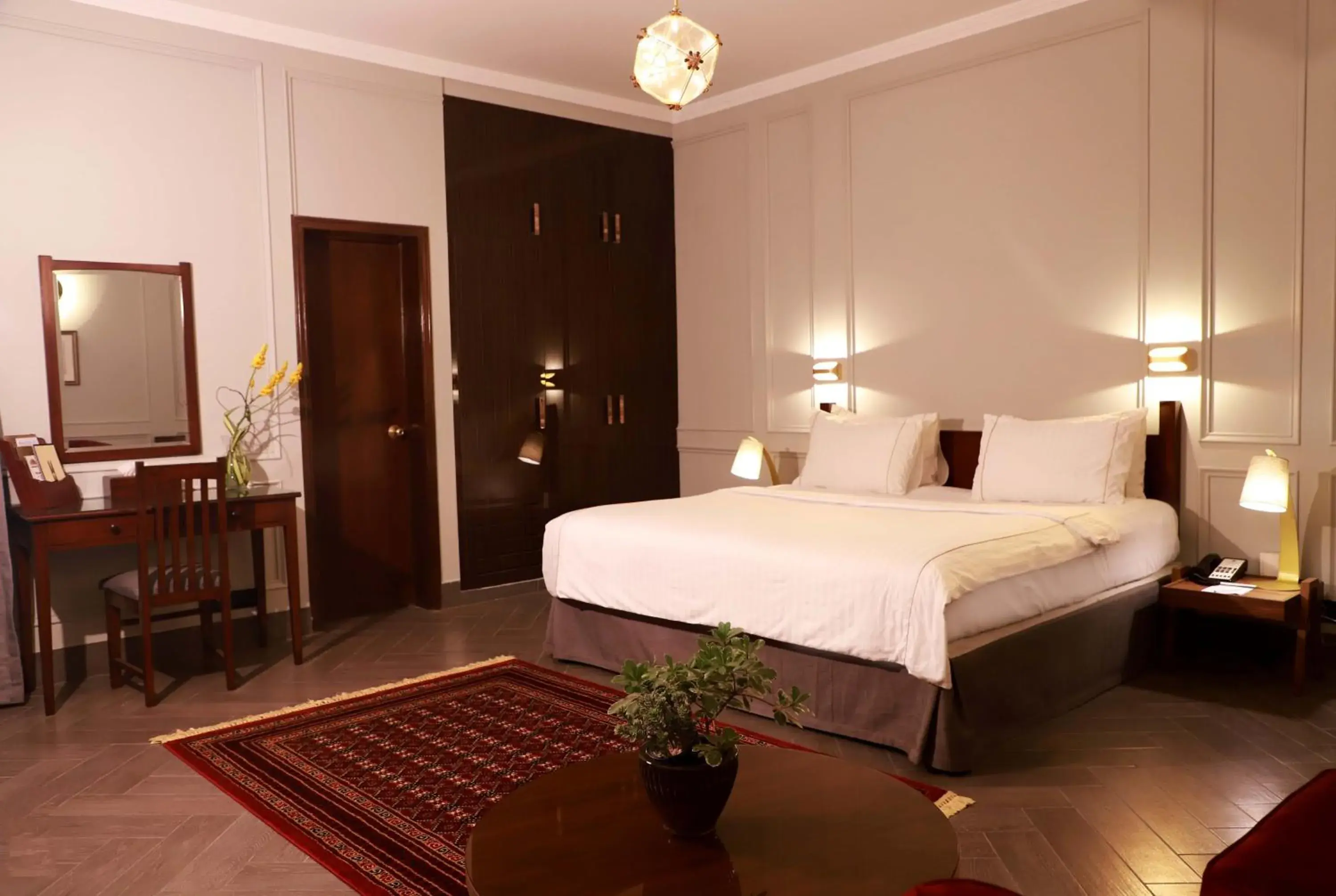 Superior King Room in The Residency Hotel Superior King Room in The Residency Hotel