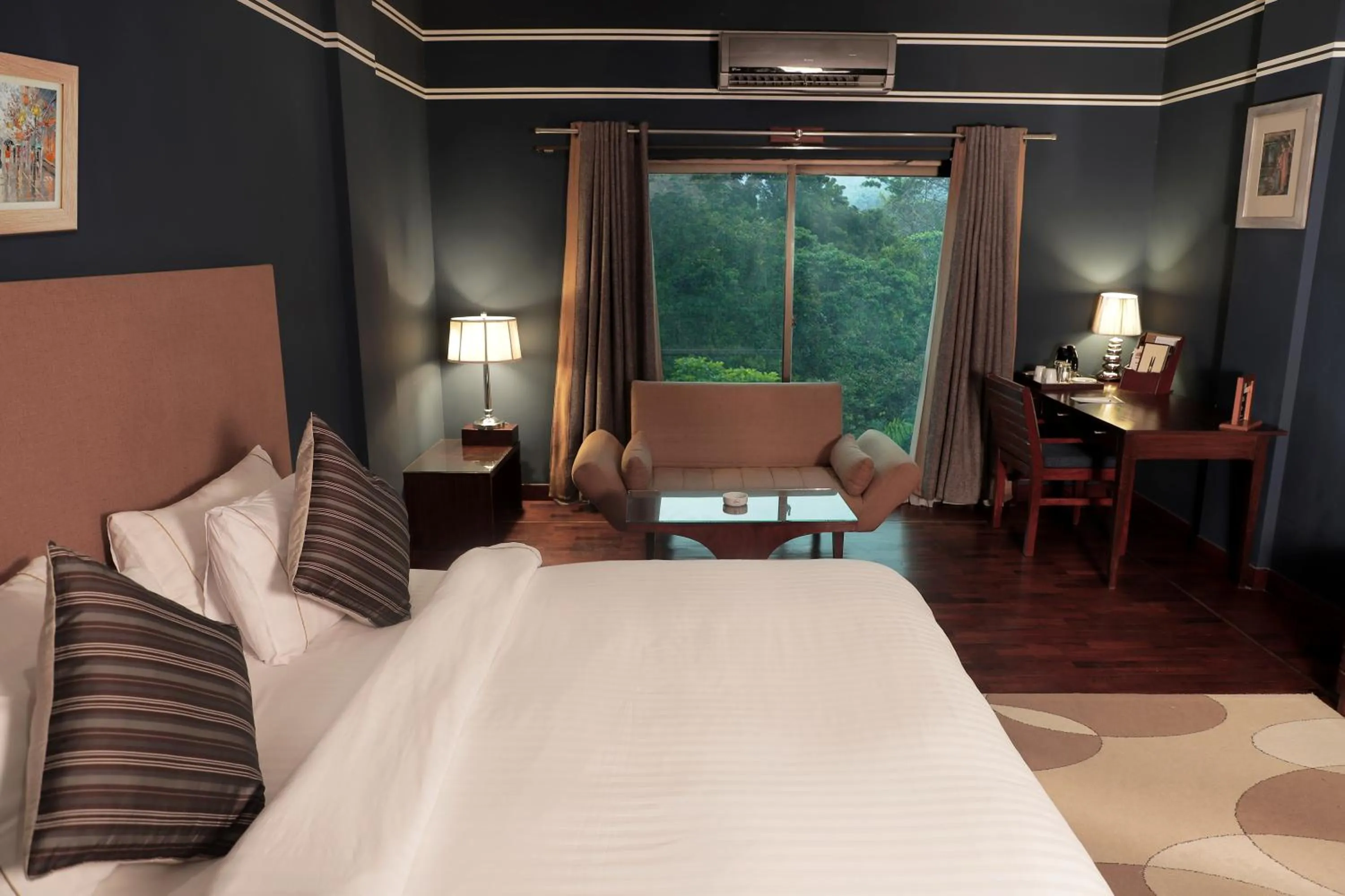 Bed in The Residency Hotel