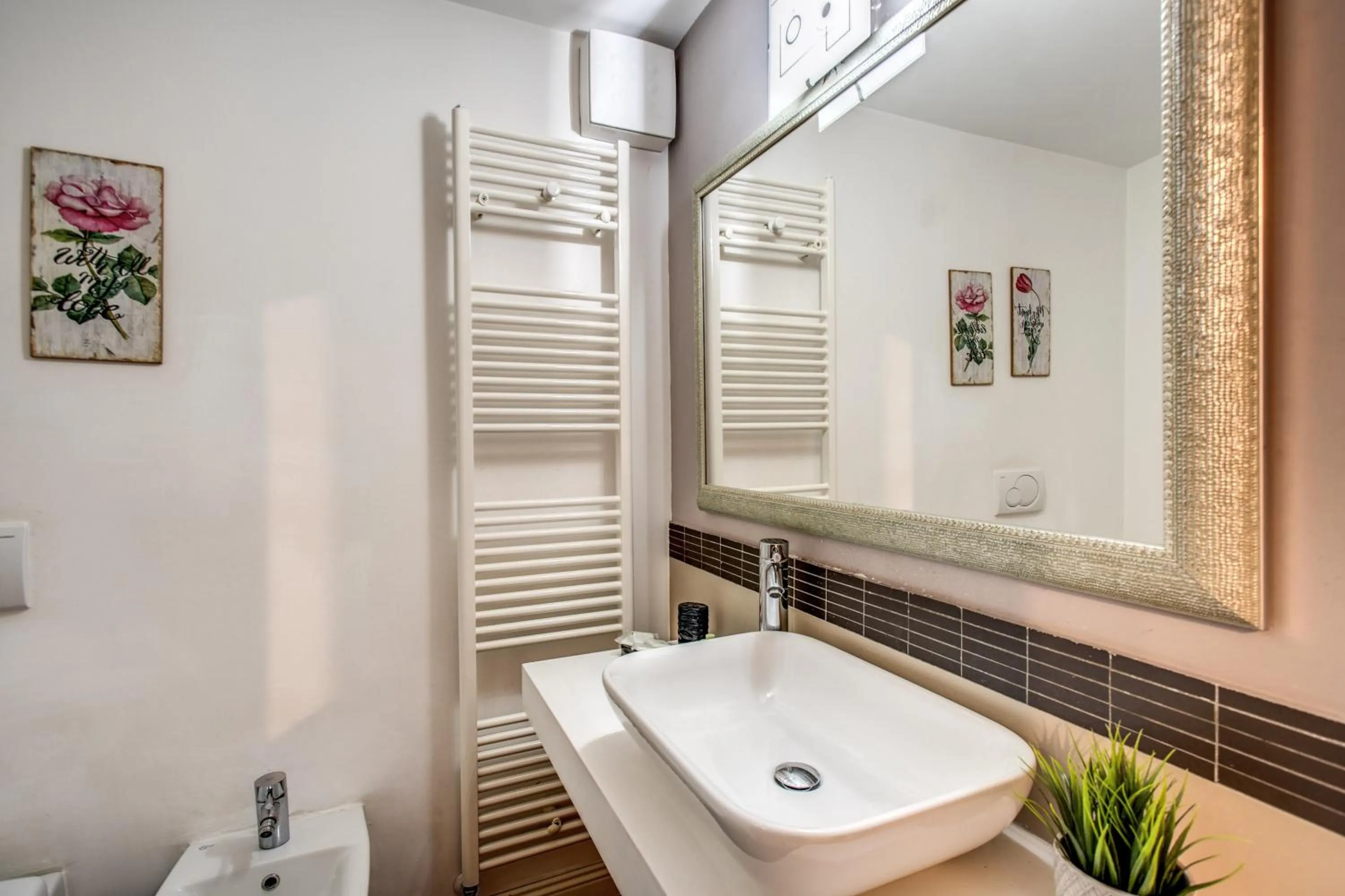Bathroom in Trastevere Miracle Suite