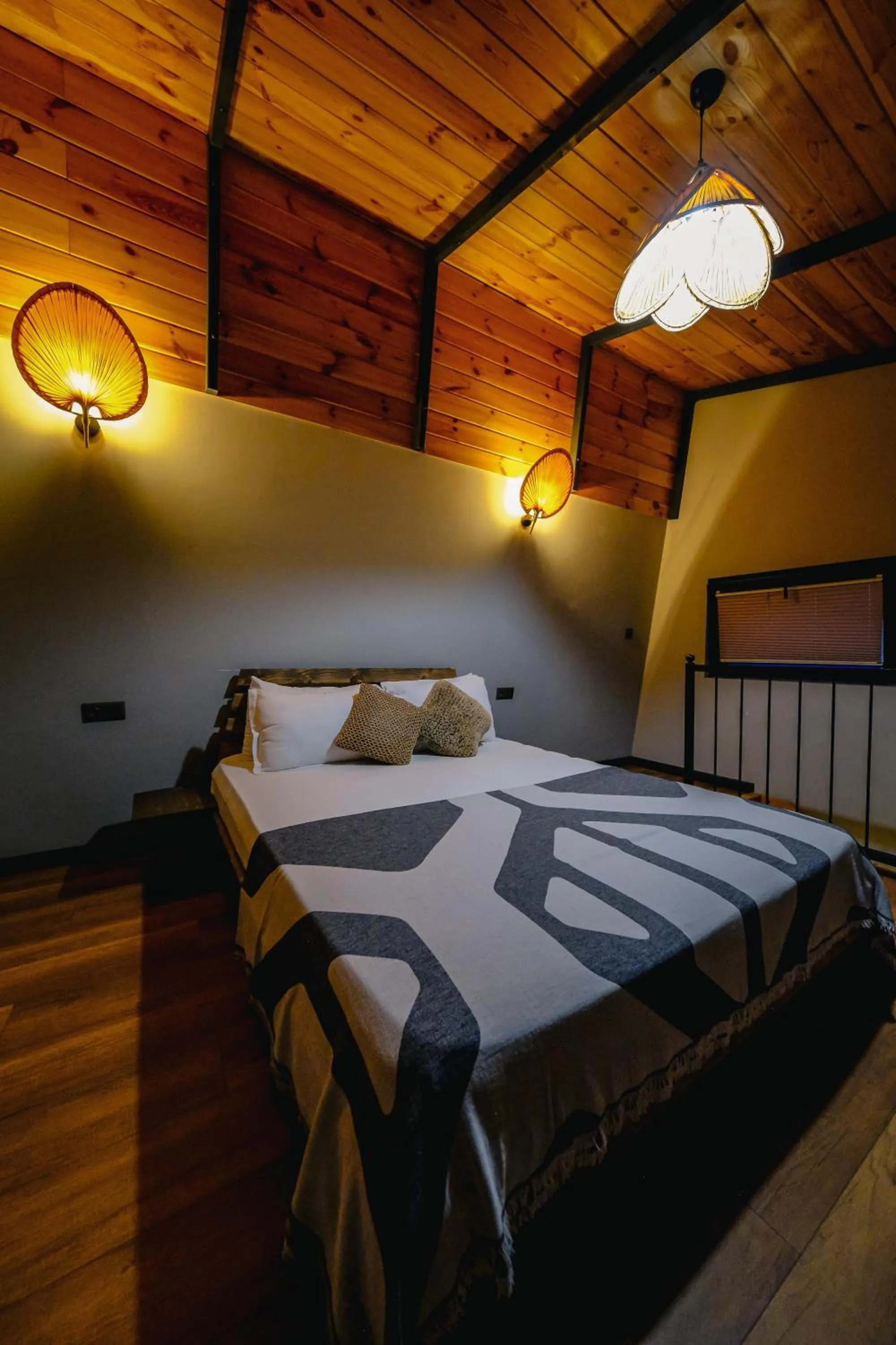 Bed in Vital Göl Sapanca Özel Havuzlu Bungalov & Villa