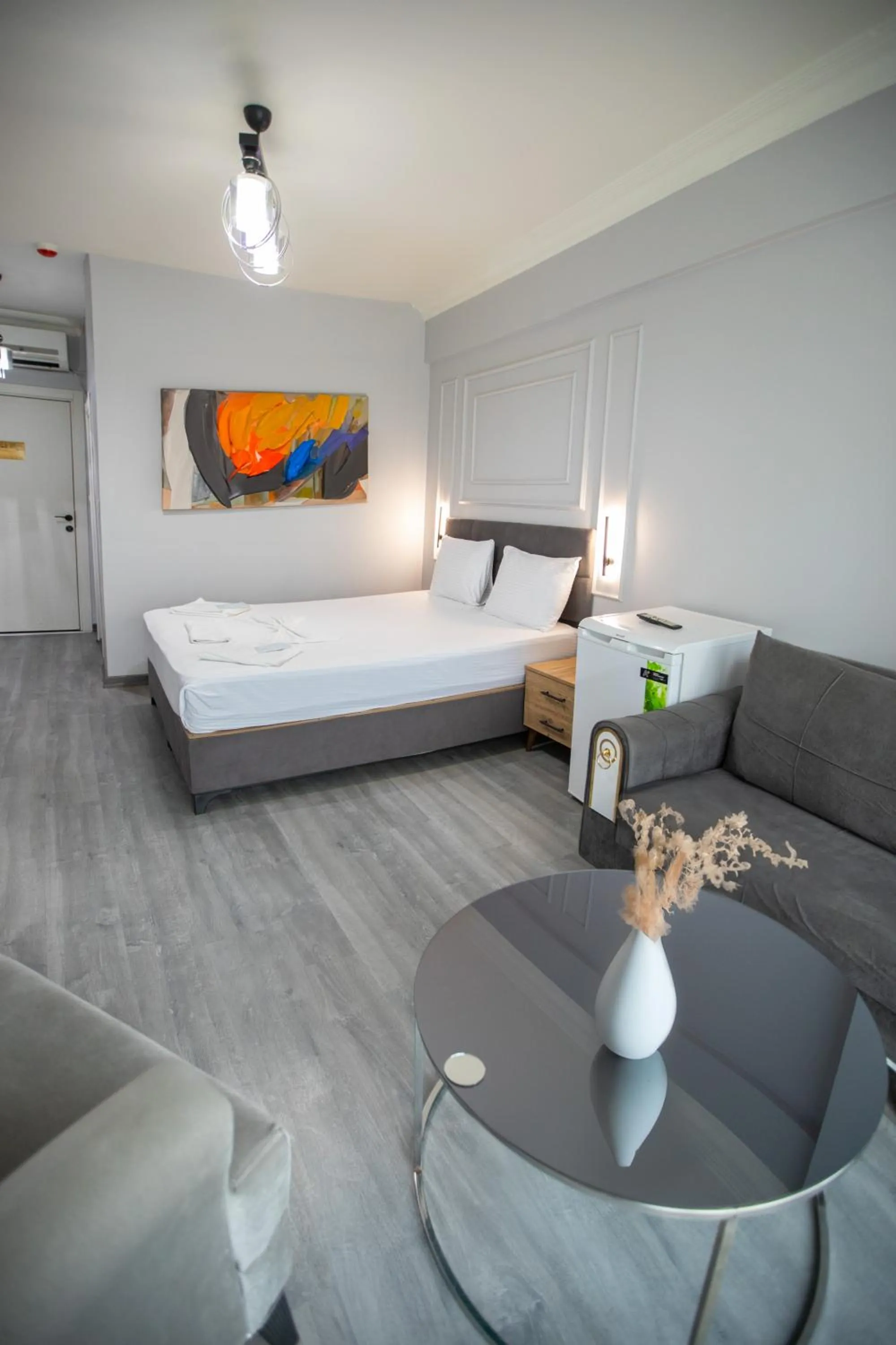 Bed in Liza Suit Hotel